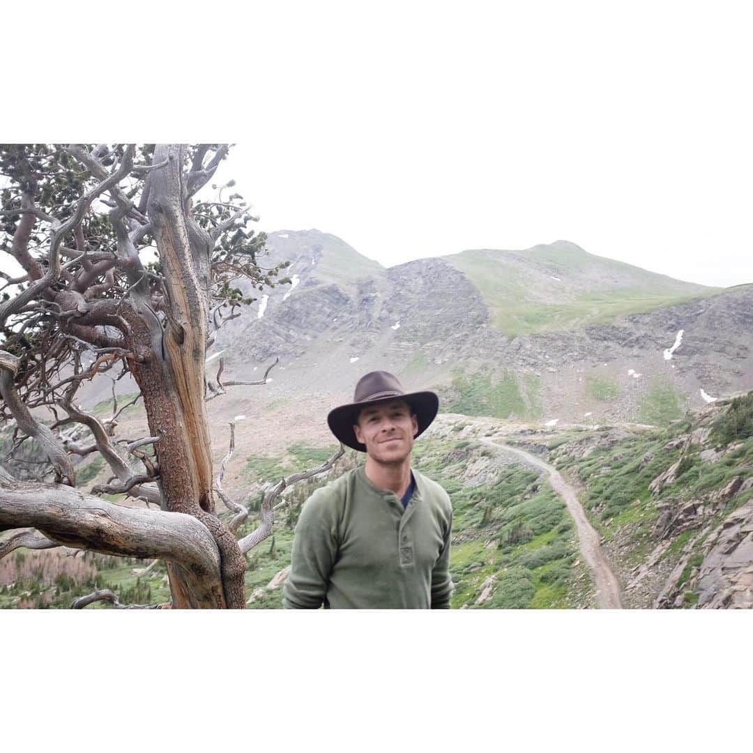 ライアン・ダニエル・ドブソンのインスタグラム：「Once a year I make this pilgrimage to spend time with the men on my dad’s side of the family. Up above timberline in the Colorado Rockies we fish and hike and talk. It is the opposite of life in LA and it’s had me thinking about echo chambers. . We all enjoy spending time with people who are like us; the comfort of a friend who sees the world like we do, gets our jokes, and empathizes with our frustrations. The men on this trip have that in their communities in the beautiful mountains of Colorado, and I’m thankful for Los Angeles and the friends by whom I’m surrounded in this vibrant, bustling city. The two places are so different, but the social dynamic is the same. . The problem becomes when out tendency toward homogeny prevents us from hearing other opinions, voices, and perspectives. As our country’s political temperature rises, I’m more and more concerned about that ghettoization of our minds. We spend so much time socializing through these “social networks” which are built to give us what we want: an echo chamber that affirms our thoughts and beliefs. That little endorphin rush of feeling “right” is being sold to us every time we use these platforms. Amazon knows what I’ve searched before and will market it to me again. Google modifies my search results based on what it knows I want to see. Facebook knows my proclivities better than I know them myself. And Twitter? I mean... . That ever-tightening spiral inward is dangerous for us. It is not healthy for our family relationships, our towns and cities, or our democracy. So it’s a trip like this venture into the Sangre de Cristo mountains that I have to make a more regular part of my life. Both so I can hear their voices and so they can hear mine. . As we approach the coming presidential election I am going to commit to only communicate my political opinions through real life conversations. I’m going to call friends, go to coffee, and have face-to-face interactions. I will not engage in rhetorical volleying through tweets or posts. I will not use the anonymity of the internet - the mask of a computer screen - to ALL CAPS SHOUT at someone else. I will listen and converse and disagree - but I will (cont.)」