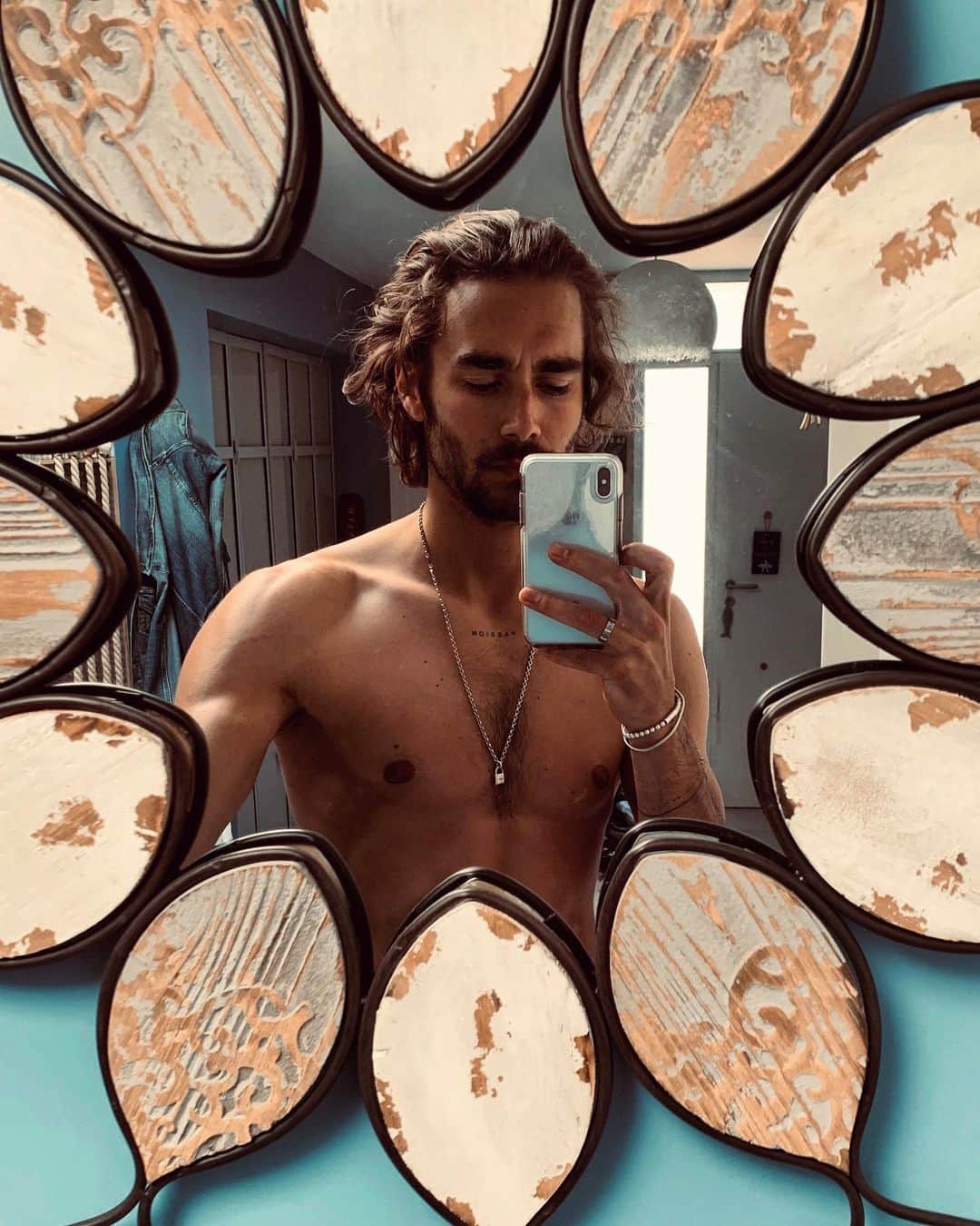 NICOLAS SIMOESのインスタグラム：「I see you 👀☀️」