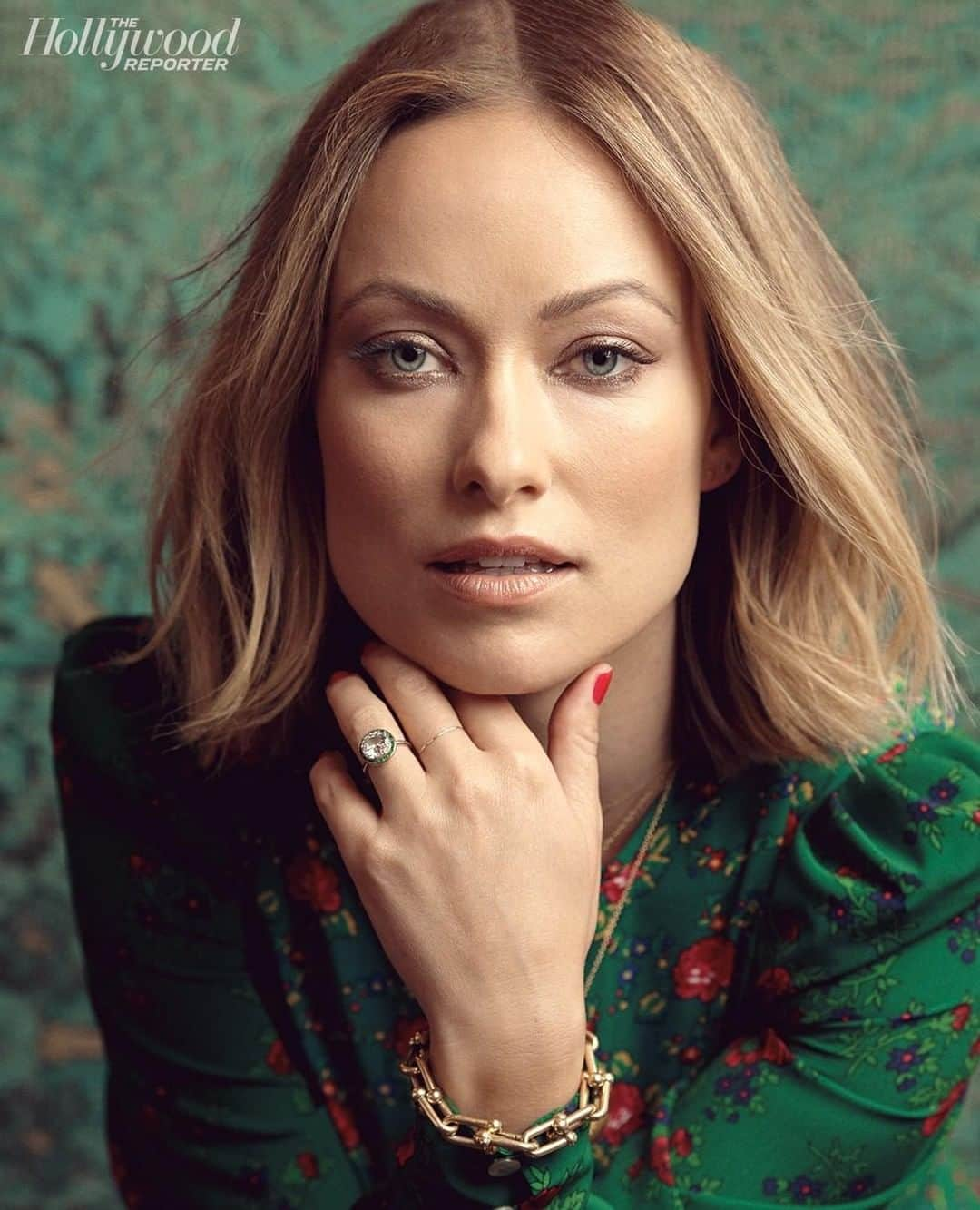 ハリウッド・リポーターさんのインスタグラム写真 - (ハリウッド・リポーターInstagram)「Director suits her well. #OliviaWilde has chosen New Line as the home for her follow-up film to #Booksmart titled 'Don't Worry Darling'. Link in bio for all the details on the new thriller. ⁠ ⁠ Photographer: @austinhargrave⁠」8月13日 4時00分 - hollywoodreporter