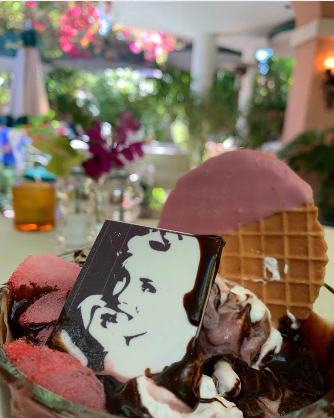 クリスティ・ブリンクリーさんのインスタグラム写真 - (クリスティ・ブリンクリーInstagram)「After every acting class Marilyn Monroe ate this Sundae at #thepololounge @bevhillshotel so I guess we can each have a bite in her honor. 💋 #doitformarilyn #marilynmonroe #beverlyhills #hollywood #tinybites」8月13日 13時53分 - christiebrinkley