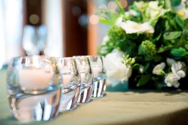 のインスタグラム：「8/17（土）試食付相談会【シャンパーニュ＋カナッペ付】上質な結婚式を叶えるテーラーメイドウエディング相談会 チャペル、会場のご見学をはじめ、専任のプランナーがコンラッド東京だから叶えることのできるお二人のウエディングを丁寧にご提案させていただきます。結婚式当日に、ご提供しているオリジナルカナッペとシャンパーニュを召し上がりながら、ごゆっくりご相談ください。組数限定となっておりますのでご予約はお早めに。 http://ow.ly/cSPM50vvYJv #コンラッド東京 #コンラッド花嫁 #プレ花嫁 #ホテル #汐留 #東京 #結婚 #結婚式 #ウエディング #ブライダル #結婚式レポ #ウエディングレポ #披露宴 #メインテーブル #高砂 #ゲストテーブル #会場コーディネート #チャペル挙式 #ドレス試着 #チャペル #結婚式準備 #ウエディングドレス #テイスティング #料理 #試食」