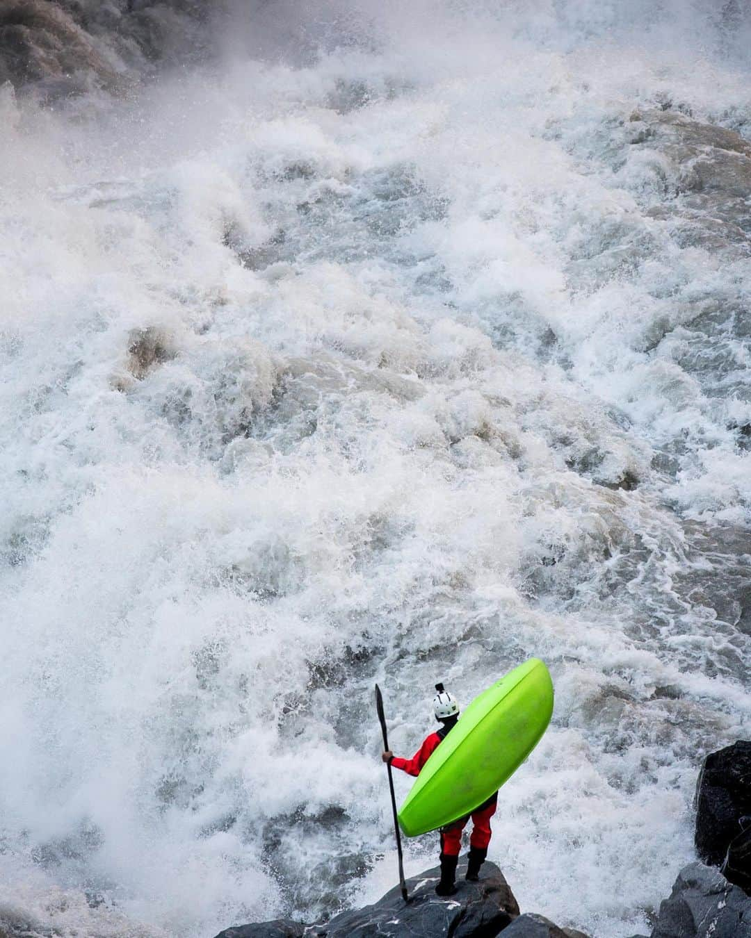 マイケル・ドーソンさんのインスタグラム写真 - (マイケル・ドーソンInstagram)「One of the legends of the game standing in front of an absolute monster of a rapid deep in the Rondu Gorge in Northern Pakistan. Getting through this rapid was the tiniest challenge in what has been the epic journey of a lifetime by @scottlindgren_  from the 90’s till now - 2 decades of work and overcoming many difficult challenges to finish the 4 River Project. The only man on earth or in all time to have seen the incredible gorges hidden in the heart of the Tsangpo, Indus, Sutlej & Karnali Rivers. So grateful and humbled to share that river & see you finish legacy. Yeaaaaah bro 🙌🙌」8月13日 14時24分 - mrmikedawson