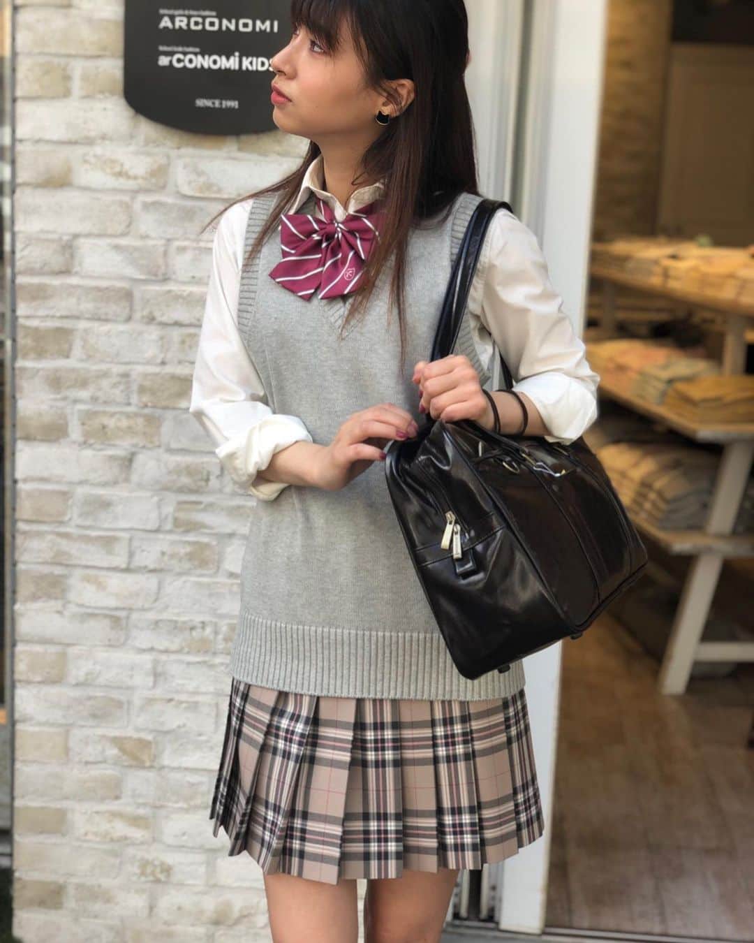 制服専門店conomiさんのインスタグラム写真 制服専門店conomiinstagram 原宿店 人気のキャメルピンクスカートコーデ ベストはあえてグレーで定番感を残しつつ可愛くなりすぎない ところがポイント ベスト Arcuv 3011 4 400 税 スカート