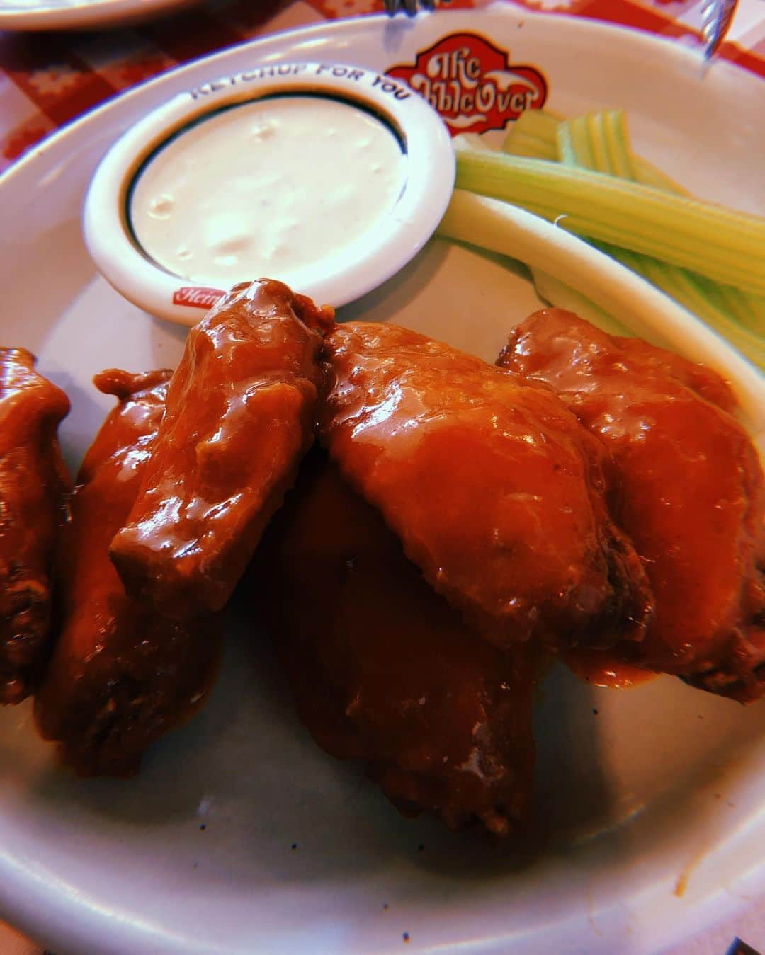 IVANさんのインスタグラム写真 - (IVANInstagram)「* 🤤🔥💕💭✨ onakasuita * #buffalowings #thebbubleover #おなすい #バブルオーバー #バッファローウィング #正直日本一美味しいと思う #お腹すいたから君達を思い出したのさ♡」8月13日 14時52分 - fresanaca