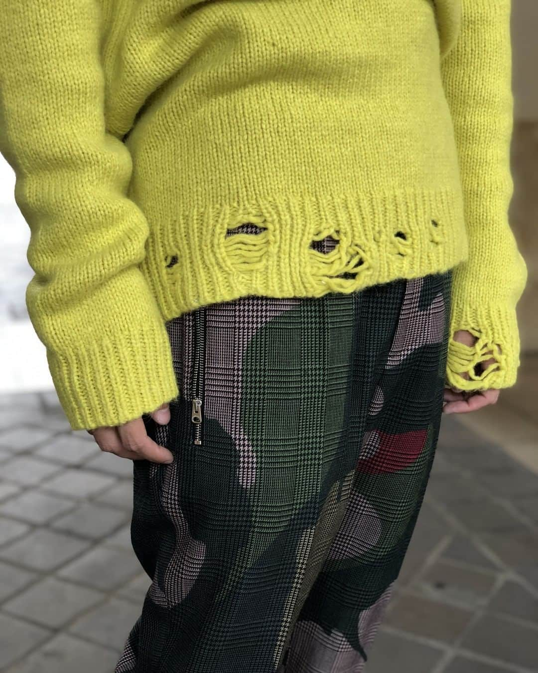 レクレルールさんのインスタグラム写真 - (レクレルールInstagram)「This season’s menswear was dedicated to Yellow Submarine, The Beatles’ psychedelic cartoon film, which was born 50 years ago. Sweatshirts and gray mélange knits were embroidered with "All Together Now" in multiple languages, a message, McCartney said, that resonates now more than ever.  @StellaMcCartney FW19 collection is available at Leclaireur Boissy D’anglas #Leclaireur #LeclaireurBoissy #LeclaireurStyle #StellaMcCartney」8月13日 6時01分 - leclaireur