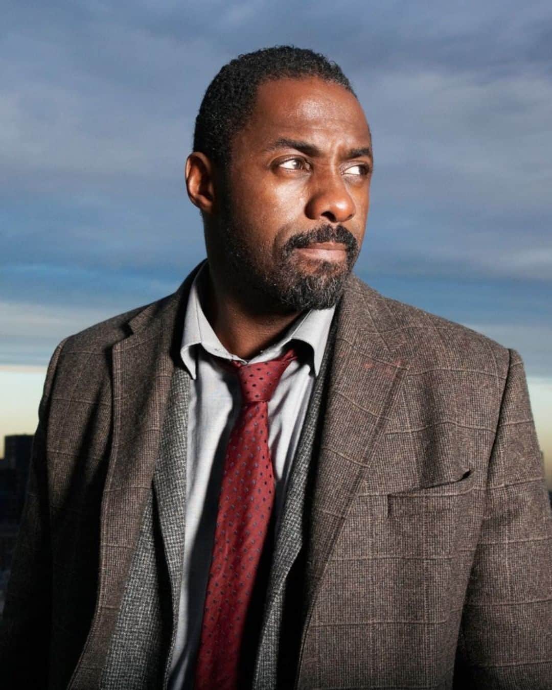 Amazon Videoさんのインスタグラム写真 - (Amazon VideoInstagram)「🎶 To the left, to the left, Idris Elba looks really good glancing left. 🎶」8月13日 6時13分 - primevideo
