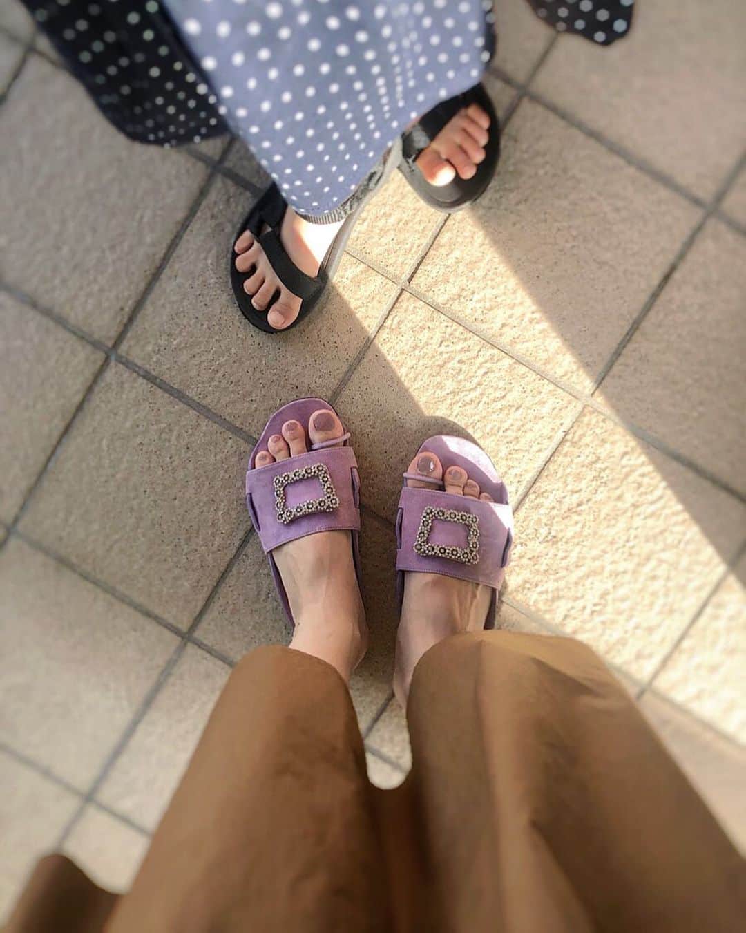 丸山悠美さんのインスタグラム写真 - (丸山悠美Instagram)「🌻﻿ サンダル﻿ @tevajapan ﻿ @pippichic_official ﻿ 娘のTEVAは大きめ20cmを買って正解でした！﻿ ﻿ デートでかき氷食べてひんやり🍧﻿ THREE AOYAMA THANKFUL PARTY﻿ ﻿ #fashion  #sandals #summer#summershoes #サンダル #tevakids #teva #pippichic #threeaoyama #revivekitchen #coordinate #今日のコーデ #子連れ #ママ #親子 #6歳 #カジュアル #女の子ママ #kids #mama #kidsfahion #子供服 #夏休み #お盆休み #キッズコーデ #キッズ #コーディネート #こどものいる暮らし」8月13日 6時07分 - maruyumi