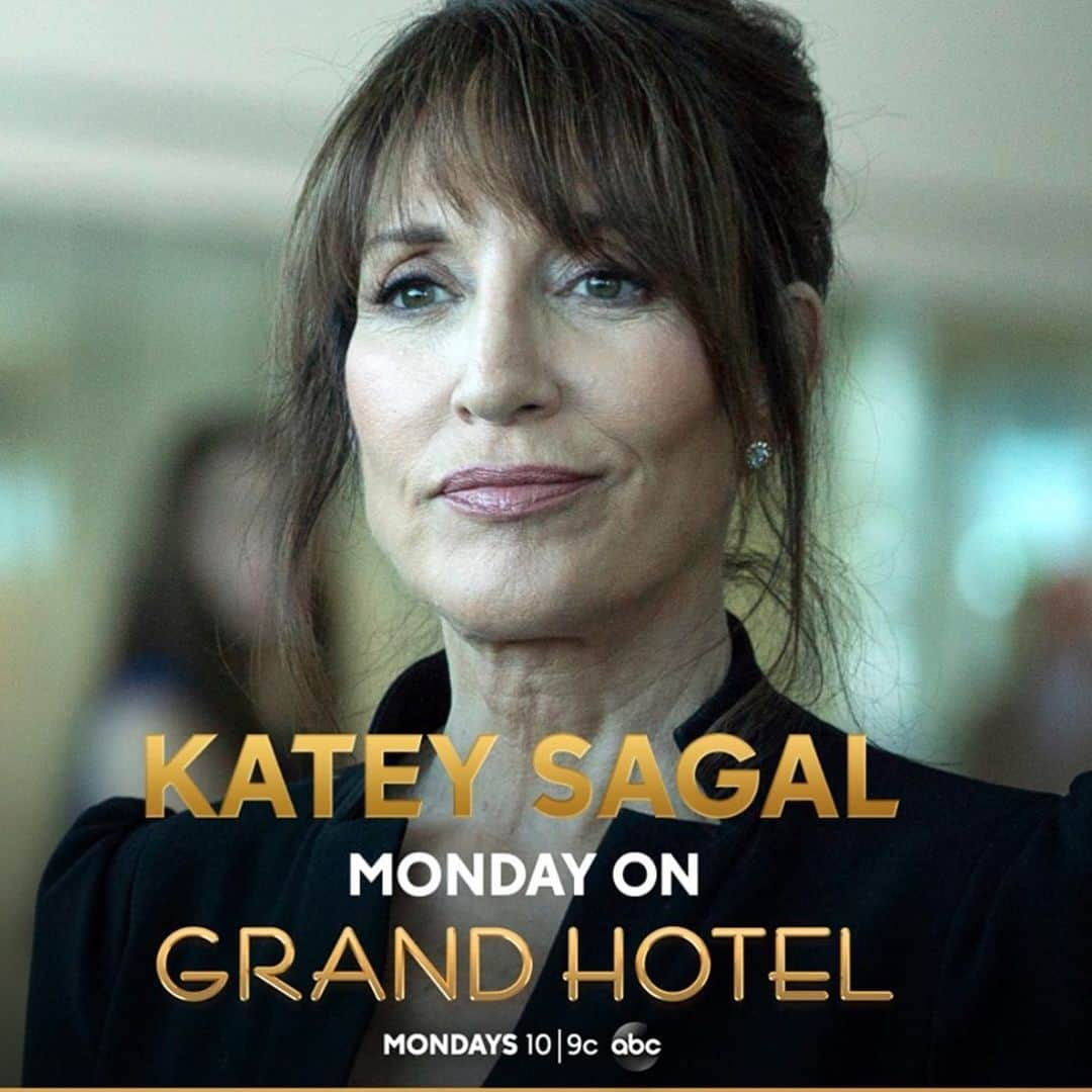 ロゼリン・サンチェスさんのインスタグラム写真 - (ロゼリン・サンチェスInstagram)「This is HUGE... don’t miss @grandhotelabc tonight with the incomparable @kateylous #badass #stronglady #bringit」8月13日 6時15分 - roselyn_sanchez