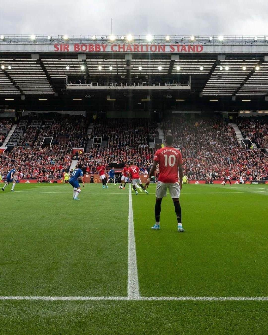 マンチェスター・ユナイテッドさんのインスタグラム写真 - (マンチェスター・ユナイテッドInstagram)「Touchline views. #MUFC」8月13日 7時06分 - manchesterunited