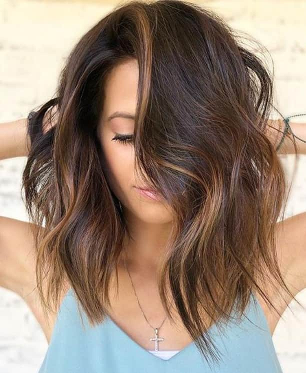 CosmoProf Beautyさんのインスタグラム写真 - (CosmoProf BeautyInstagram)「We've fallen in LOVE with these luscious locks! 😍🍫⁣ ⁣ "I’ve been doing a dark level 3 base and melting into level 5 ends for the past year or more...always using a Demi permanent color but needless to say, this hair was not natural anymore so I wasn’t sure how much lift I would get using the Balayage method of highlighting. It was a totally happy foil-pull moment when I saw how many levels of lift my @schwarzkopfusa Premium Clay Lightener gave us!"⁣ Hair by @hairandbeautybyjen⁣ ⁣ Find the NEW Schwarzkopf #BlondMe Clay Lightener at #cosmoprofbeauty for #licensedtocreate artists💙⁣ ⁣ #repost #brunettehair #balayagedhair #brunettebalayage #dimensionalbrunette #balayagespecialist #brunettes」8月13日 7時35分 - cosmoprofbeauty