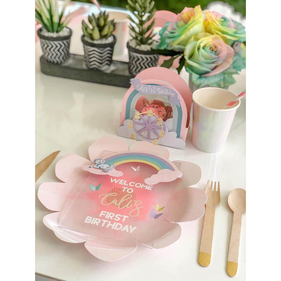 シャネル・イマンのインスタグラム：「💗🌸🎀 @kbellesdesign @pattyothonphotography」