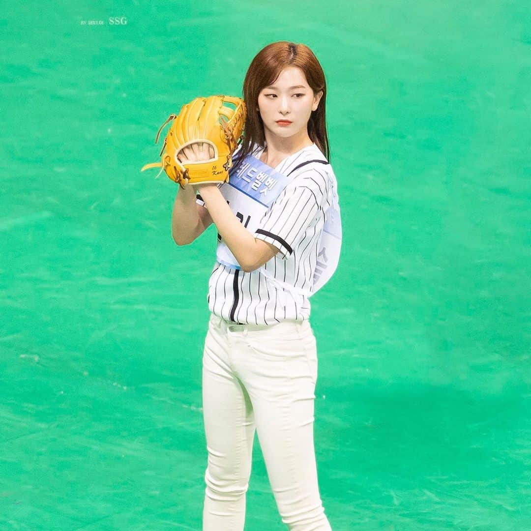 スルギさんのインスタグラム写真 - (スルギInstagram)「190812 SEULGI - ISAC Baseball Pitching ⚾️ #REDVELVET #레드벨벳 #SEULGI #슬기 #🐻」8月13日 7時52分 - kristiandawal29