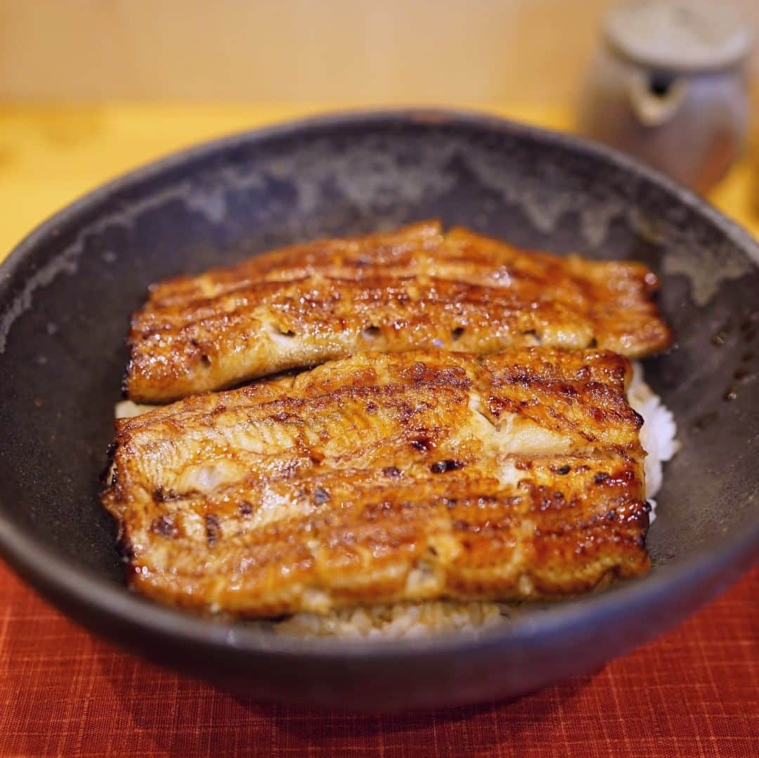 うどんが主食さんのインスタグラム写真 - (うどんが主食Instagram)「大阪で蒸した鰻 #うどんが主食 #うなぎ #鰻 #旨み #鰻丼 #タレ #養殖 #天然 #美味い #グルメ #白米 #北新地　#大阪 #日本 #foodstagram #Japan #washoku #fashion #food #ramen #noodle #noodles #soup #amazing #good #nice #beauty #meat #fashion #love #gourme」8月13日 7時54分 - alwaysudon