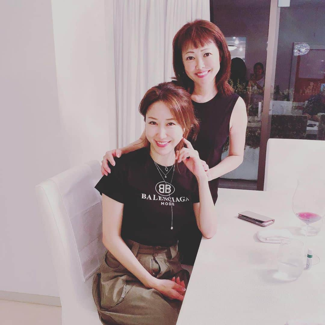 NAOMIさんのインスタグラム写真 - (NAOMIInstagram)「久々に まゆみちゃんと。  いつも美味しく楽しい Home partyへのお誘い、ありがとう♡  #昨夜は #代官山さん昇さんのお料理をまゆみ宅にて堪能 #贅沢なお料理と時間 #楽しかった❣️ #中野浩一🚴‍♀️ @sansho730  @sayasali  @mayumikawamura_」8月13日 8時19分 - naominakano703