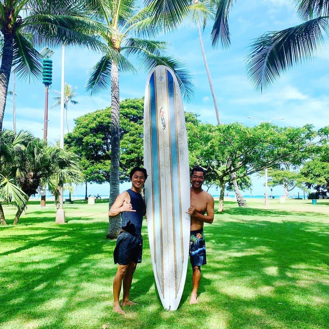久永輝明さんのインスタグラム写真 - (久永輝明Instagram)「レジェンドにサーフィンを教えてもらいました(^^) #糟谷修自」8月13日 8時21分 - teruakifukuoji