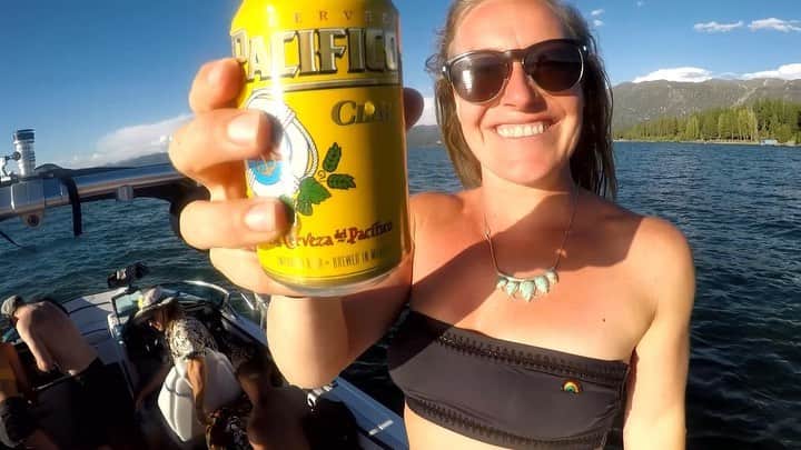 ジェイミー・アンダーソンのインスタグラム：「Always living life anchors up! ⚓️ @pacificobeer @gopro msg For 21+ only. Discover responsibly #ad」