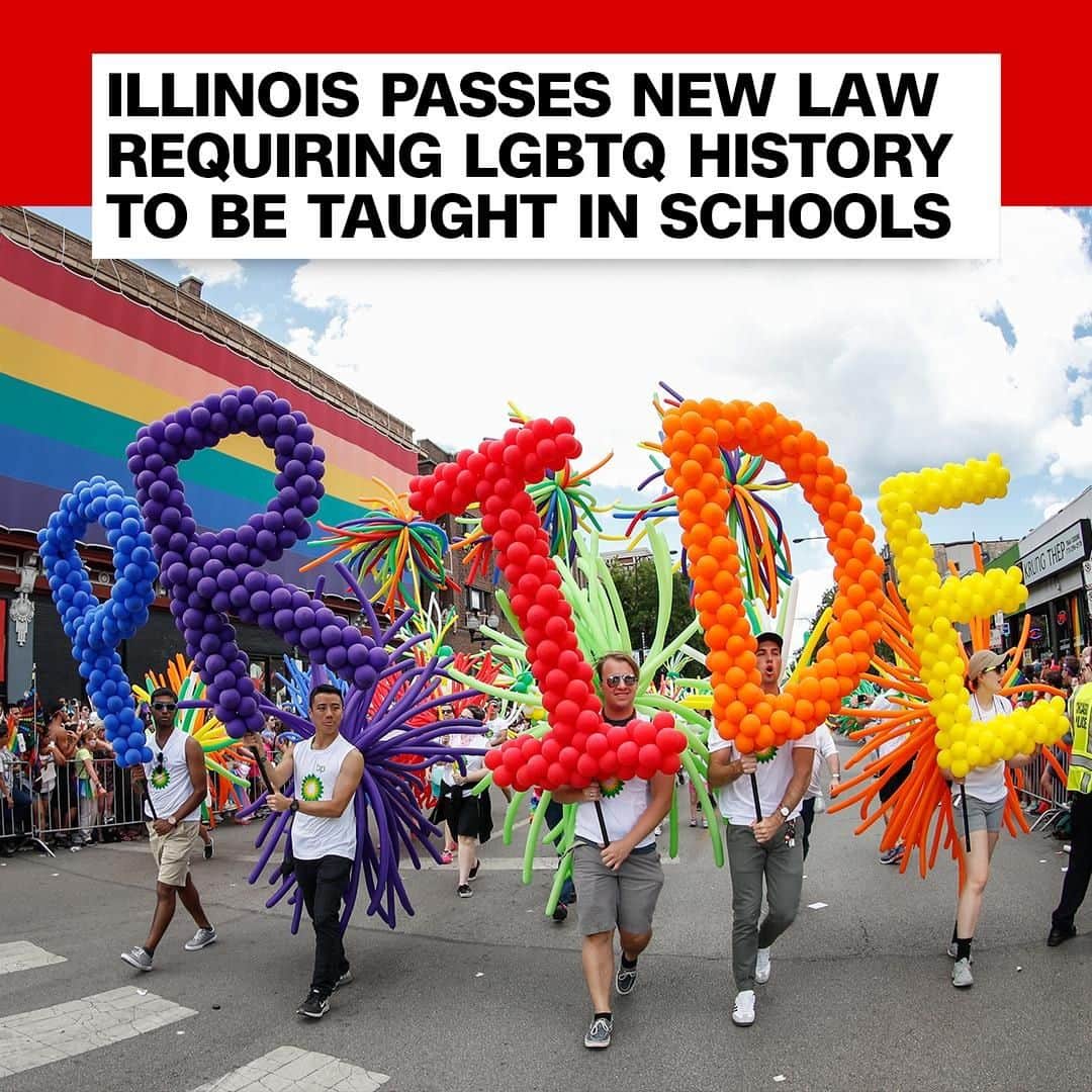CNNさんのインスタグラム写真 - (CNNInstagram)「Public schools in Illinois will soon be required to include the contributions of LGBTQ people in their curriculums. A new law, signed by Gov. J.B. Pritzker on Friday, states that “the teaching of history shall include a study of the roles and contributions of lesbian, gay, bisexual, and transgender people in the history of this country and this State.” The bill passed the Senate and House earlier this year and is scheduled to go into effect in July 2020. (📸: Kamil Krzacynski/AFP/Getty Images)」8月13日 9時00分 - cnn