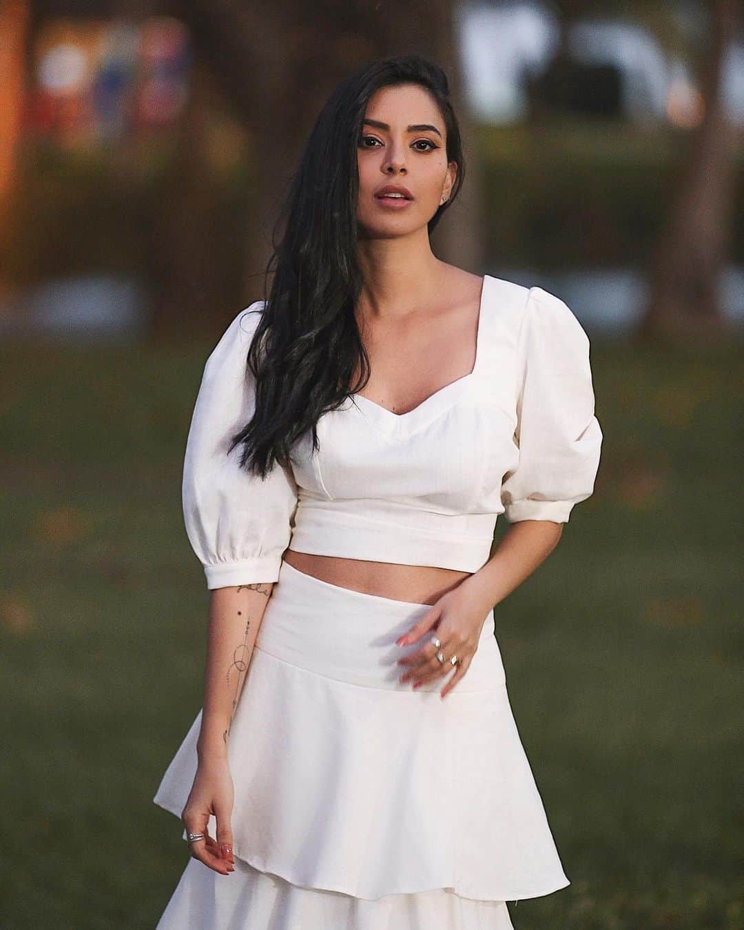 のインスタグラム：「A louca das mangas bufantes ataca de novo kkkk amo/sou! Look @averarafashionbrand」