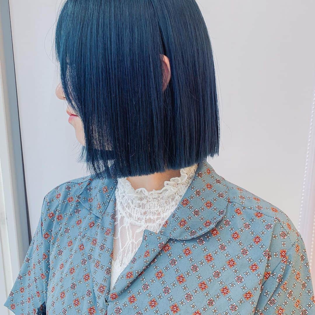 原涼香さんのインスタグラム写真 - (原涼香Instagram)「Deep blue 🧩🧩 既にブリーチ3回ベースだったお客様❤︎ バターなしでブルーたっぷり＾＾ タッセルボブにもさせていただきました〜 ㅤㅤㅤㅤㅤㅤㅤㅤㅤㅤㅤㅤㅤ」8月13日 9時19分 - suzuka_hara