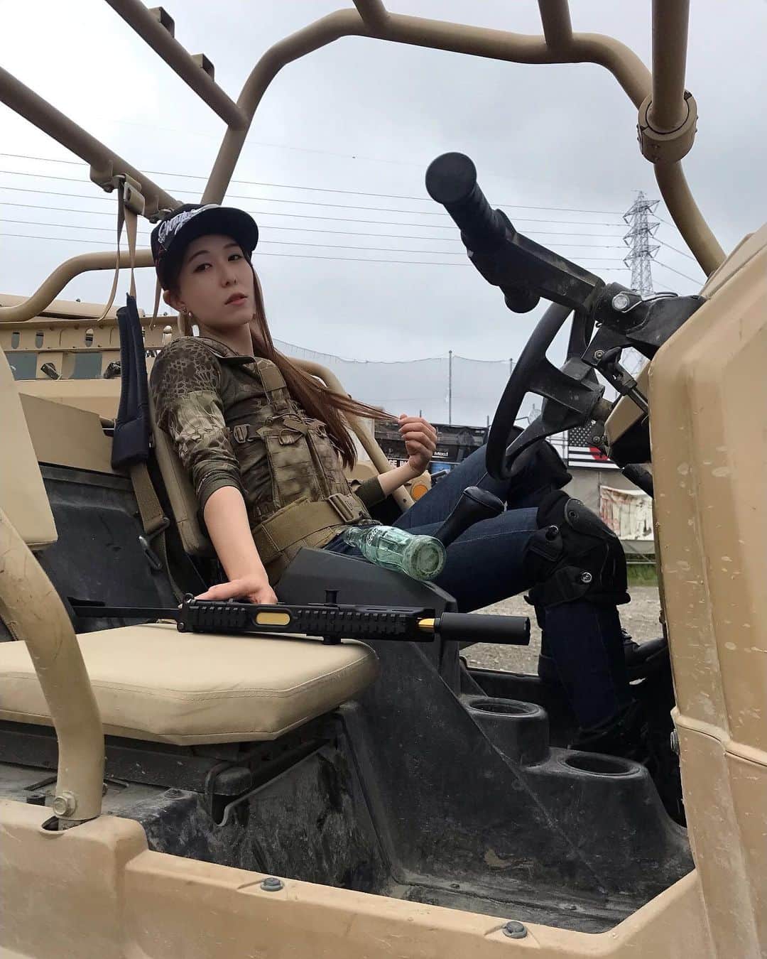のインスタグラム：「ショップに行くといろんなものが欲しくなってしまってあかん。笑﻿ ﻿ 軍拡したいものが多すぎる﻿ あんど﻿ タクトレに行ってみたい！！！﻿ ﻿ タクトレ行ったら少しは上手になるかしら？🤔﻿ 行ったことある人、教えて欲しい✨﻿ ﻿ ﻿ ▢ ▣ ▢ ▣ ▢ ▣ ▢ ▣ ▢ ▣ ▢ ▣ ▢ ﻿ ﻿ 【 #撮影会 】﻿ フレッシュフォトセッション﻿ 8/22(木)﻿ ﻿ 【 #OLカフェ 出社予定】﻿ 8月﻿ 14日(水) 15-20時﻿ 15日(木) 15-20時﻿ 16日(金) 16-21時﻿ 18日(日) 13-18時﻿ 19日(月) 18-23時﻿ 23日(金) 18-23時﻿ 24日(土) 13-18時﻿ 26日(月) 18-23時﻿ 28日(水) 18-23時﻿ 31日(土) 13-18時﻿ ﻿ ▢ ▣ ▢ ▣ ▢ ▣ ▢ ▣ ▢ ▣ ▢ ▣ ▢ ﻿ ﻿ ﻿ #サバゲー﻿ #サバゲーマー﻿ #サバイバルゲーム﻿ #サバゲー女子﻿ #ミリタリー﻿ #サバゲーの女王﻿ #サバゲー女優﻿ #サバ嬢﻿ #女優﻿ #秋田﻿ #モデル﻿ #MC﻿ #japanesegirl﻿ #メガネ女子﻿ #コスプレ﻿ #サバゲー装備﻿ #東京マルイ﻿ #SCORPIONmodm﻿ #airsoft﻿ #airsoftjapan﻿ #サバゲーしたい﻿ #サバゲーマーさんと繋がりたい﻿ #写真好きな人と繋がりたい」
