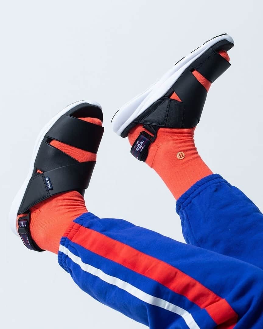 Stanceさんのインスタグラム写真 - (StanceInstagram)「Socks and sandals: one of the more polarizing fashion trends of late. You're either for it, or adamantly against it. Obviously, it's a discussion that hits close to home for us. Thankfully, @stance_japan has taken on the topic once again with the next installment of Socks and Sandals: an experiment in styling your favorite Stance designs with none other than a trusty pair of sandals, perfect for these hot summer days. ☀️ 😎 Swipe through for all the looks, and follow along with @stance_japan for more. 🧦 #StanceJapan」8月13日 9時30分 - stanceofficial
