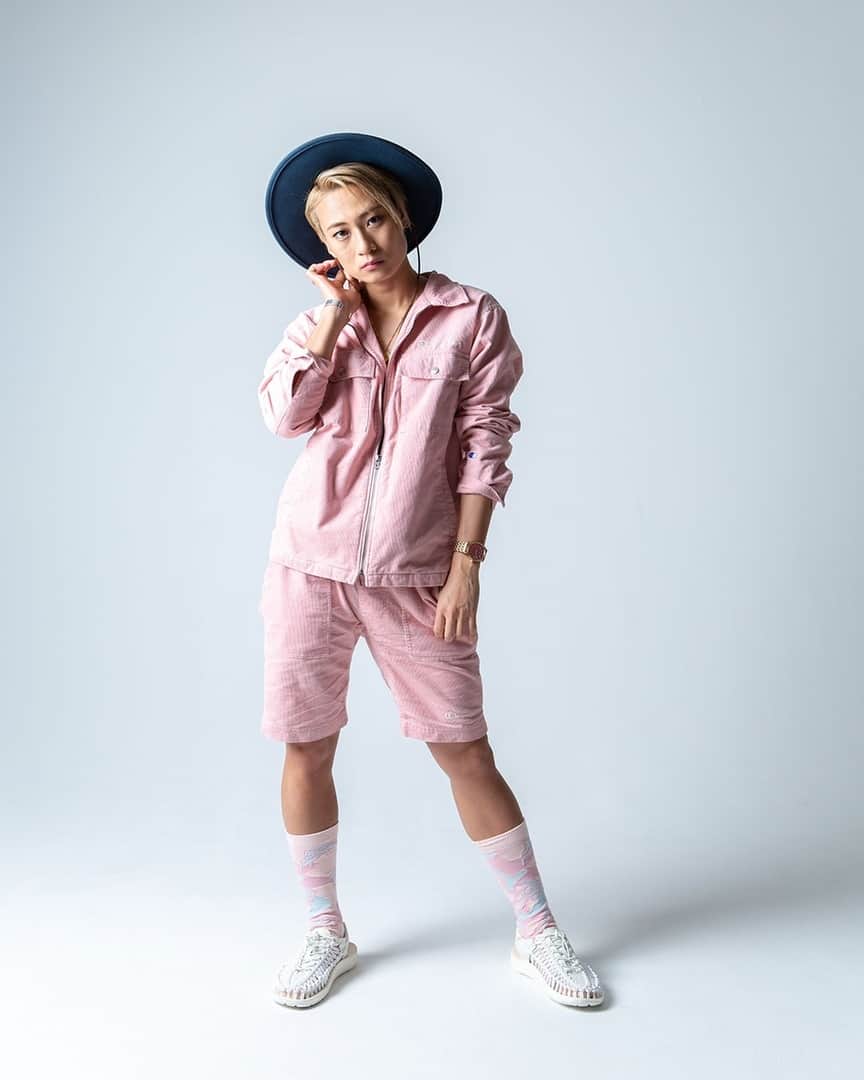 Stanceさんのインスタグラム写真 - (StanceInstagram)「Socks and sandals: one of the more polarizing fashion trends of late. You're either for it, or adamantly against it. Obviously, it's a discussion that hits close to home for us. Thankfully, @stance_japan has taken on the topic once again with the next installment of Socks and Sandals: an experiment in styling your favorite Stance designs with none other than a trusty pair of sandals, perfect for these hot summer days. ☀️ 😎 Swipe through for all the looks, and follow along with @stance_japan for more. 🧦 #StanceJapan」8月13日 9時30分 - stanceofficial