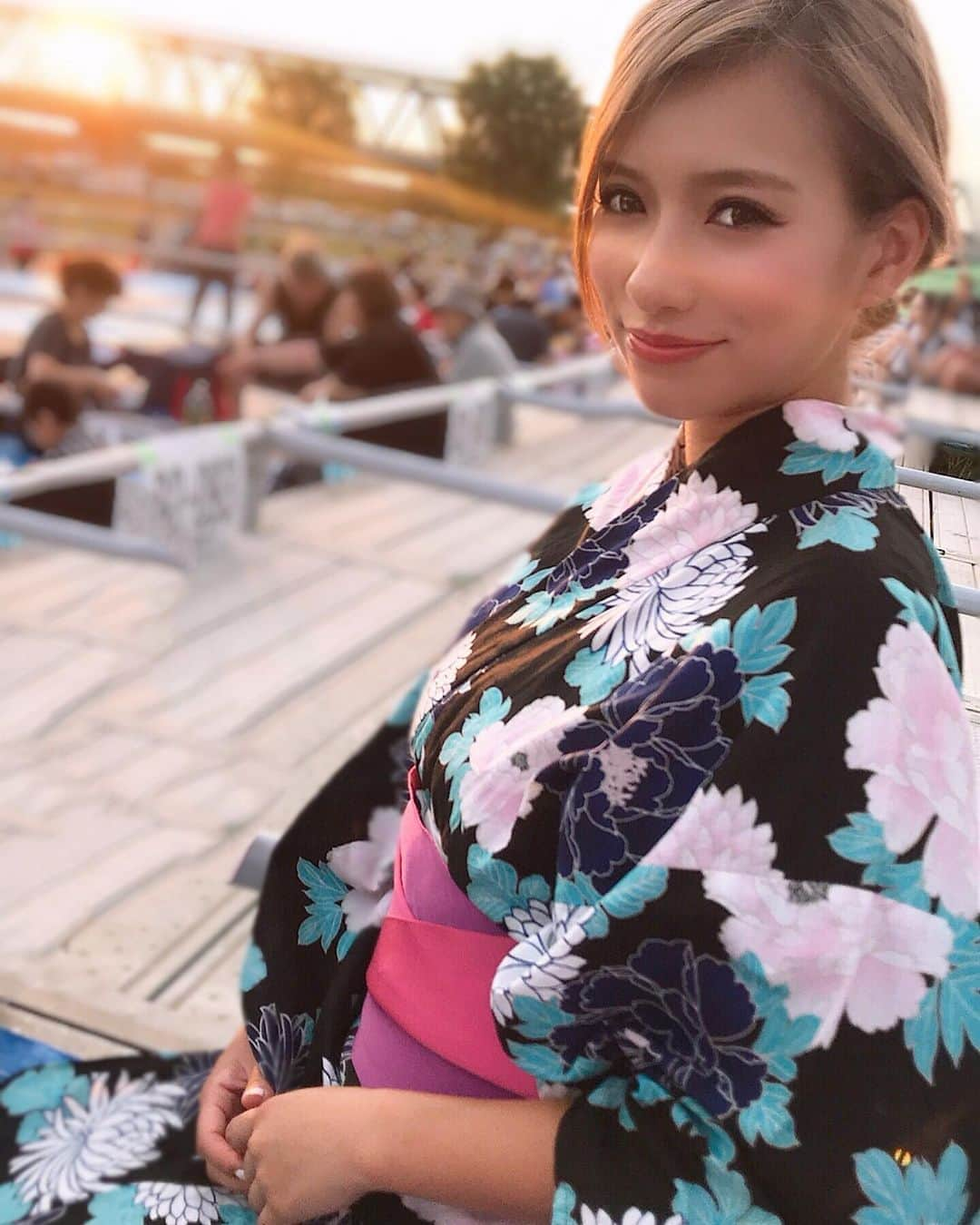 越川真美さんのインスタグラム写真 - (越川真美Instagram)「👘🍻🏮🍧🎆. みんな夏してる〜？？🐻🍉. 明日晴れないかな〜💭. #取手 #守谷 #つくば #花火大会 #取手花火大会  #浴衣女子 #祭り女子  #instafashion  #instapic #code #instagramers  #makeup #make #instastyles」8月13日 15時15分 - koshikawamami