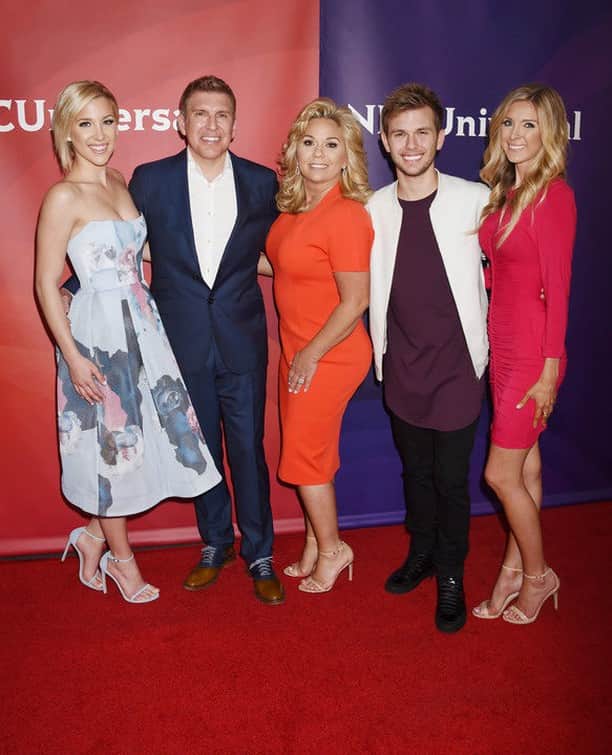 E! Onlineさんのインスタグラム写真 - (E! OnlineInstagram)「#ChrisleyKnowsBest's Todd Chrisley is defending his family after a former employee claimed that they are responsible for committing tax evasion and bank fraud. Link in bio. (📷: Getty Images)」8月13日 10時00分 - enews