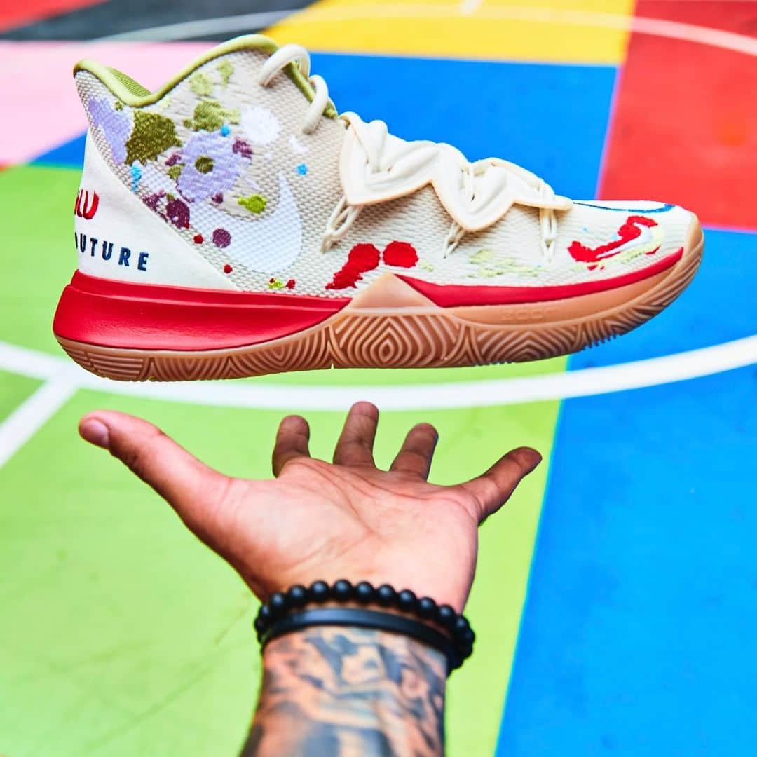 Foot Lockerさんのインスタグラム写真 - (Foot LockerInstagram)「Bandulu Street Couture. #Nike Kyrie 5 'Bandulu' Launching 8/16 at @HouseofHoops」8月13日 9時53分 - footlocker