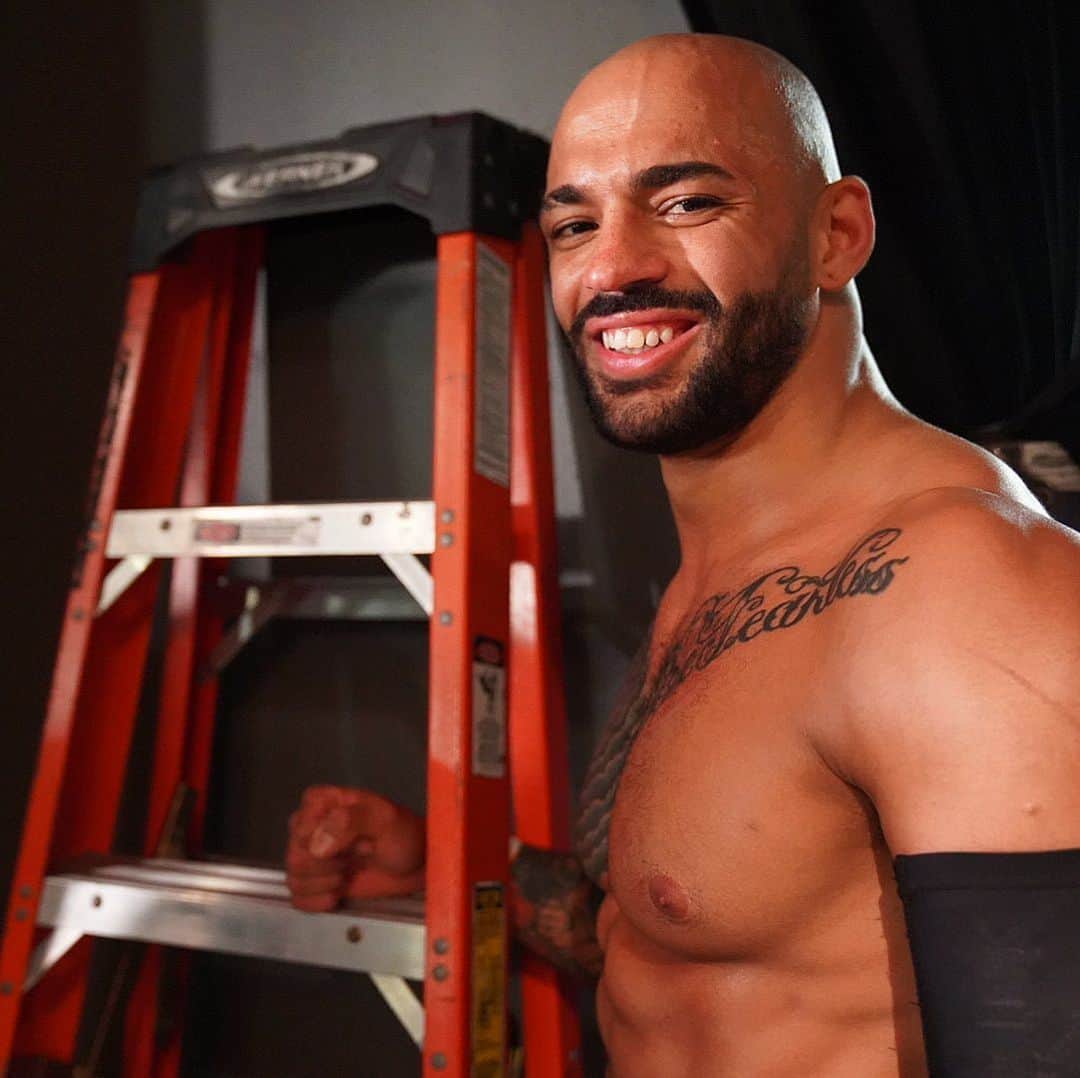 WWEさんのインスタグラム写真 - (WWEInstagram)「@kingricochet bounces back from #SummerSlam with a big win on #Raw!」8月13日 10時04分 - wwe