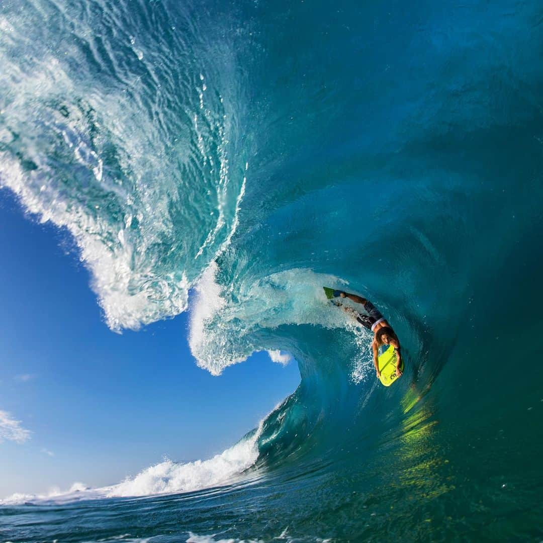 クラーク・リトルさんのインスタグラム写真 - (クラーク・リトルInstagram)「@seabassperez !  Go big or go home! North shore of O’ahu #shorebreak #clarklittle 🆑」8月13日 10時11分 - clarklittle