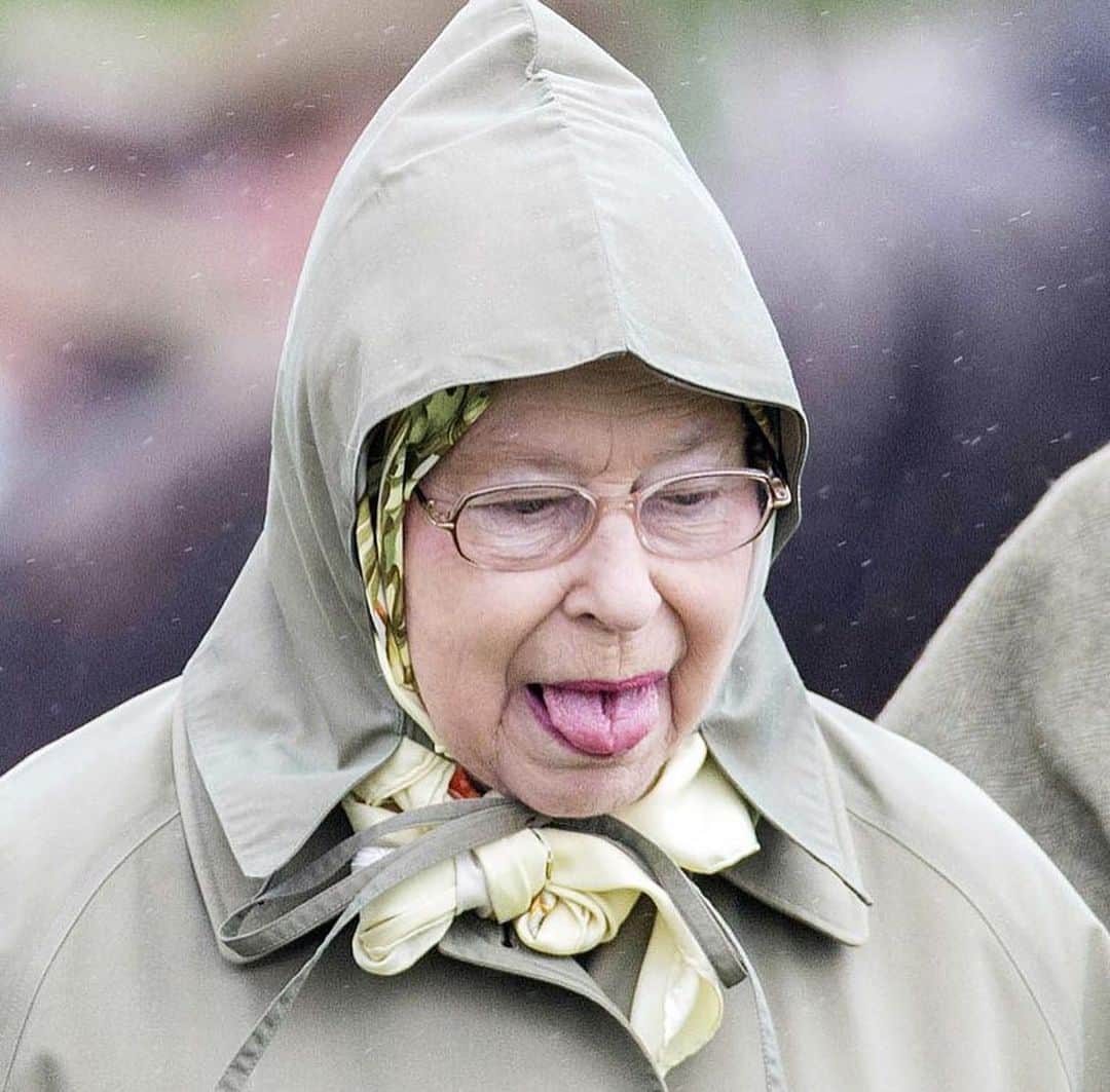 People Magazineさんのインスタグラム写真 - (People MagazineInstagram)「Princess Charlotte isn’t the first royal to show off her tongue. 😂 Swipe to see some of the other cheeky moments from Prince Harry, Prince William — and even the Queen herself! | 📷: Tim Graham/Getty, Max Mumby/Indigo/Getty, TRINITY MIRROR/MIRRORPIX/ALAMY STOCK, DAVID HARTLEY/REX/SHUTTERSTOCK, MAX MUMBY/INDIGO/GETTY」8月13日 10時16分 - people