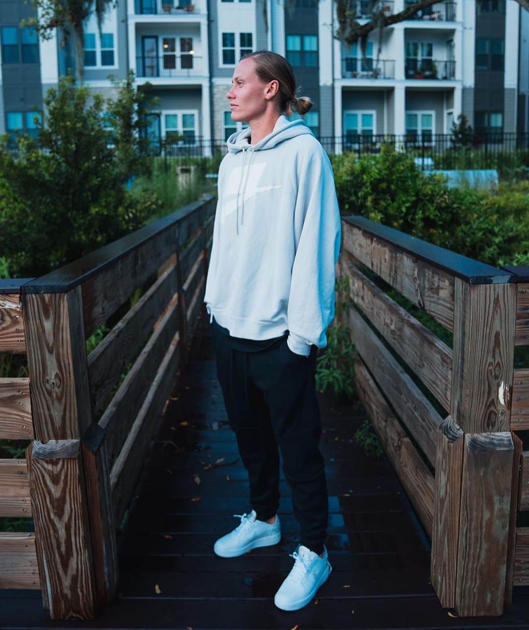 エミリー・バン エグモンドのインスタグラム：「📸 @bythewhiteline #nikefootball」