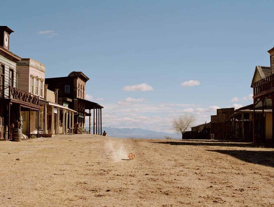 ジ・オニオンさんのインスタグラム写真 - (ジ・オニオンInstagram)「Solitary Pretzel Rolling Through Ghost Town All That Remains From 1800s California Rold Gold Rush」8月13日 11時00分 - theonion