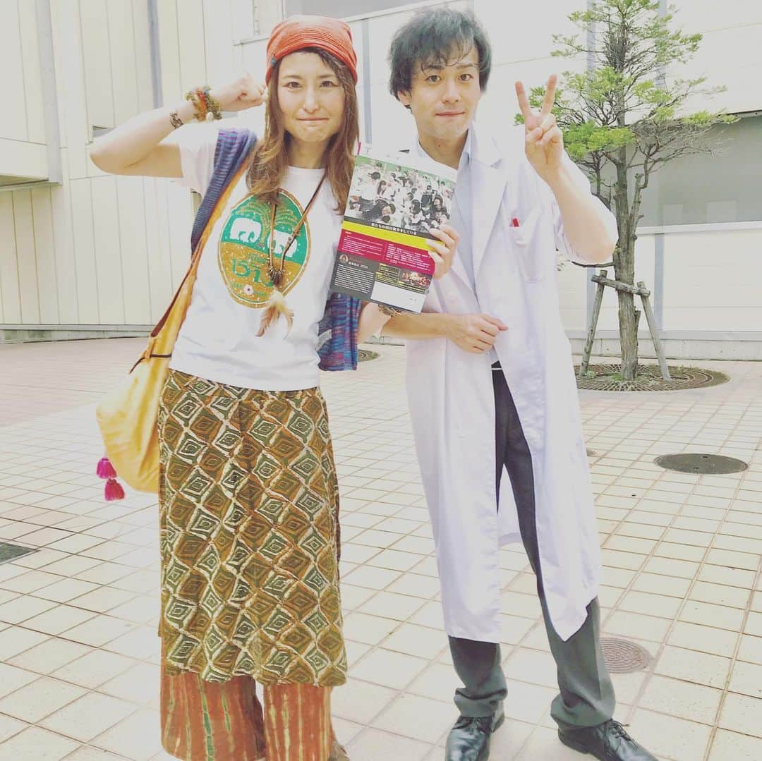 アンジェラ佐藤さんのインスタグラム写真 - (アンジェラ佐藤Instagram)「弦巻楽団「ワンダー☆ランド」を観に行っただよ🎬⸜(*˙꒳˙*)⸝🍿 怒涛の展開で目が離せなかった！ なまらオモロかった！  #札幌演劇シーズン #ワンダーランド #弦巻楽団  #小ネタがこれでもかと多くて10分おきに笑ってた #しかしラストが考えさせされる #長流三平 さんの演技力というか存在感というかキャラというかごいすー #変態役の俳優さんカッコイイ #強面ラーメン夫婦もツボる #女子高生に恋するダメ先生が切なすぎる #札幌演劇シーズン全部観に行きたいなあ」8月13日 11時22分 - angela_satou