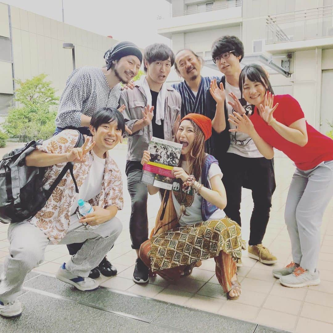 アンジェラ佐藤さんのインスタグラム写真 - (アンジェラ佐藤Instagram)「弦巻楽団「ワンダー☆ランド」を観に行っただよ🎬⸜(*˙꒳˙*)⸝🍿 怒涛の展開で目が離せなかった！ なまらオモロかった！  #札幌演劇シーズン #ワンダーランド #弦巻楽団  #小ネタがこれでもかと多くて10分おきに笑ってた #しかしラストが考えさせされる #長流三平 さんの演技力というか存在感というかキャラというかごいすー #変態役の俳優さんカッコイイ #強面ラーメン夫婦もツボる #女子高生に恋するダメ先生が切なすぎる #札幌演劇シーズン全部観に行きたいなあ」8月13日 11時22分 - angela_satou