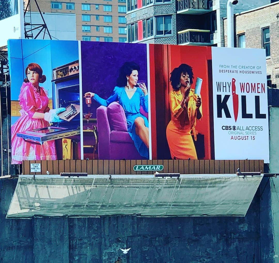 ジョシュア・ダラスのインスタグラム：「That’s a killer billboard. #whywomenkill #ginnifergoodwin, @kirbyhowellbaptiste and @lucyliu! Thursday August 15th. @cbsallaccess! 💃🏼💃🏼💃🏼🔪」