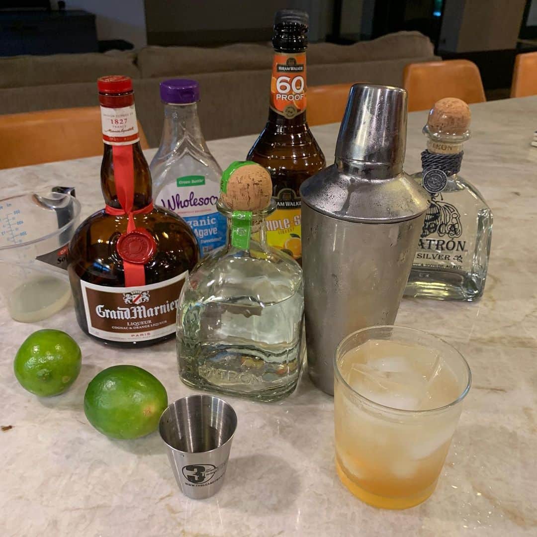 ストーン・コールド・スティーブ・オースチンのインスタグラム：「This round is on me. Broken Skull Ranch margaritas flowing in Marina del Rey, CA.  One More Round.  Season premiere of Straight Up Steve Austin on @usa_network right after @wwe Raw. Set your DVR.  #cheers #texas #nevada #usa」