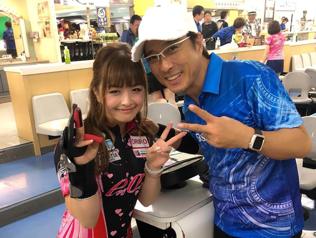 鈴木理沙さんのインスタグラム写真 - (鈴木理沙Instagram)「昨日は、けあきちゃんの東海オープン優勝記念大会に友情参加させて頂きました🎉✨ けあきちゃんの初優勝の御祝いを沢山のお客様と一緒に私も出来て、嬉しい瞬間に立ち会えました✨🏆✨ けあきちゃん💕 本当におめでとう〜✨✨✨ 次は、私も続けるように頑張りたいです‼︎ #けあきちゃん #おめでとう〜🏆 #優勝御祝大会 #いつも一番近くで応援しているパパさんママさんの嬉しそうな顔が忘れられません💕 #次は自分も #親孝行せねば‼︎」8月13日 12時01分 - risasuzuki0929