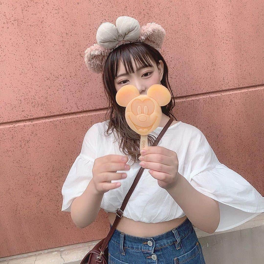 美女美容事情さんのインスタグラム写真 - (美女美容事情Instagram)「《🍨ミッキーアイス🍨》⁠⠀ *⁠⠀ リポストを使って、素敵な写真📷✨を投稿されてる方を紹介させて頂く⠀⠀⠀⁠⠀ 【💄美女美容事情💅】のコーナーです✨⁠⠀ *⠀⠀⠀⠀⠀⠀⁠⠀ いいねやコメント、フォローして応援してね❤︎🥰🎶⁣⁠⠀ *⠀⠀⠀⠀⠀⠀⁠⠀ 今回ご紹介させて頂きますのは❤︎⁠⠀ YuiNaさん< @y_i_n35 >の素敵なお写真📸⁠⠀ *⁠⠀ ⁠ディズニーランドにいったさいのYuiNaさん❣️⠀ 楽しそうー😁✨⠀ *⠀⁠⠀ YuiNaさんのアカウントには他にも素晴らしい投稿が沢山ありますので是非覗いてみてくださいね💁‍♀️💙⁠⠀ *⠀⁠⠀ YuiNaさん< @y_i_n35 >⠀ 素敵な投稿ありがとうございました☺️📸✨⠀⠀⠀⠀⠀⠀⠀⁠⠀ △▼△▼△▼△▼△▼△▼△▼△▼△▼⠀⠀⠀⠀⠀⠀⠀⠀⠀⠀⠀⠀⠀⠀⠀⠀⠀⠀⠀⠀⠀⠀⠀⠀⠀⠀⠀⠀⠀⠀⠀⠀⁠⠀ ❤🧡💛「美女美容事情」💚💙💜⠀⠀⠀⠀⠀⠀⠀⠀⠀⠀⠀⠀⠀⠀⁠⠀ 👇掲載ご希望の方は👇⠀⠀⠀⠀⠀⠀⠀⠀⠀⠀⠀⠀⠀⠀⠀⁠⠀ @b_b_j.jタグ付けと🖤 # ビジョビ⠀🖤⠀⠀⠀⠀⠀⠀⠀⠀⠀⠀⠀⠀⠀⠀⁠⠀ をタグ付けお願いします✨⠀⠀⠀⠀⠀⠀⠀⠀⠀⠀⠀⠀⠀⠀⠀⁠⠀ ――――――――――――――――⠀⠀⠀⠀⠀⠀⠀⠀⠀⠀⠀⠀⠀⠀⠀⠀⠀⠀⠀⠀⠀⠀⁠⠀ ～姉妹アカウントのご紹介～⠀⠀⠀⠀⠀⠀⠀⠀⠀⠀⠀⠀⠀⠀⠀⠀⠀⠀⠀⠀⠀⠀⠀⠀⠀⠀⁠⠀ ◇美容情報を紹介している«美女美容事情～Beauty～»⠀⠀⠀⠀⠀⠀⠀⠀⠀⠀⠀⠀⠀⠀⠀⠀⠀⠀⠀⠀⠀⠀⠀⠀⠀⁠⠀ ( @b_b_j.j_b )⠀⠀⠀⠀⠀⠀⠀⠀⠀⠀⠀⠀⠀⠀⠀⠀⠀⠀⠀⠀⠀⠀⠀⠀⠀⠀⁠⠀ ◇美しい旅スポット紹介をしている«美 spot»⠀⠀⠀⠀⠀⠀⠀⠀⠀⠀⠀⠀⠀⠀⠀⠀⠀⠀⠀⠀⠀⠀⠀⠀⁠⠀ ( @b__spo )⠀⁠⠀ ⁠⠀ ◇ビジョビがお届けするセレクトショップ«bi select»⁠⠀ ( @bi_select )⁠⠀ ⠀⠀⠀⠀⠀⠀⠀⠀⠀⠀⠀⠀⠀⠀⠀⠀⠀⠀⠀⠀⁠⠀ よかったらこちらも覗いてみてね✨⁠⠀ ――――――――――――――――⠀⠀⁠⠀ @b_b_j.j⠀⠀ #ディズニー #東京ディズニーランド #tdl ⠀⠀⠀ #ディズニー好き #ディズニー大好き⠀⠀ #東京ディズニー ⠀⠀⠀⠀ #ミニーちゃん #ディズニー好きと繋がりたい ⠀ #disneyseatokyo #disneyland ⠀⠀⠀ #naturalbeauty #tokyodisneyland35th」8月13日 12時05分 - b_b_j.j