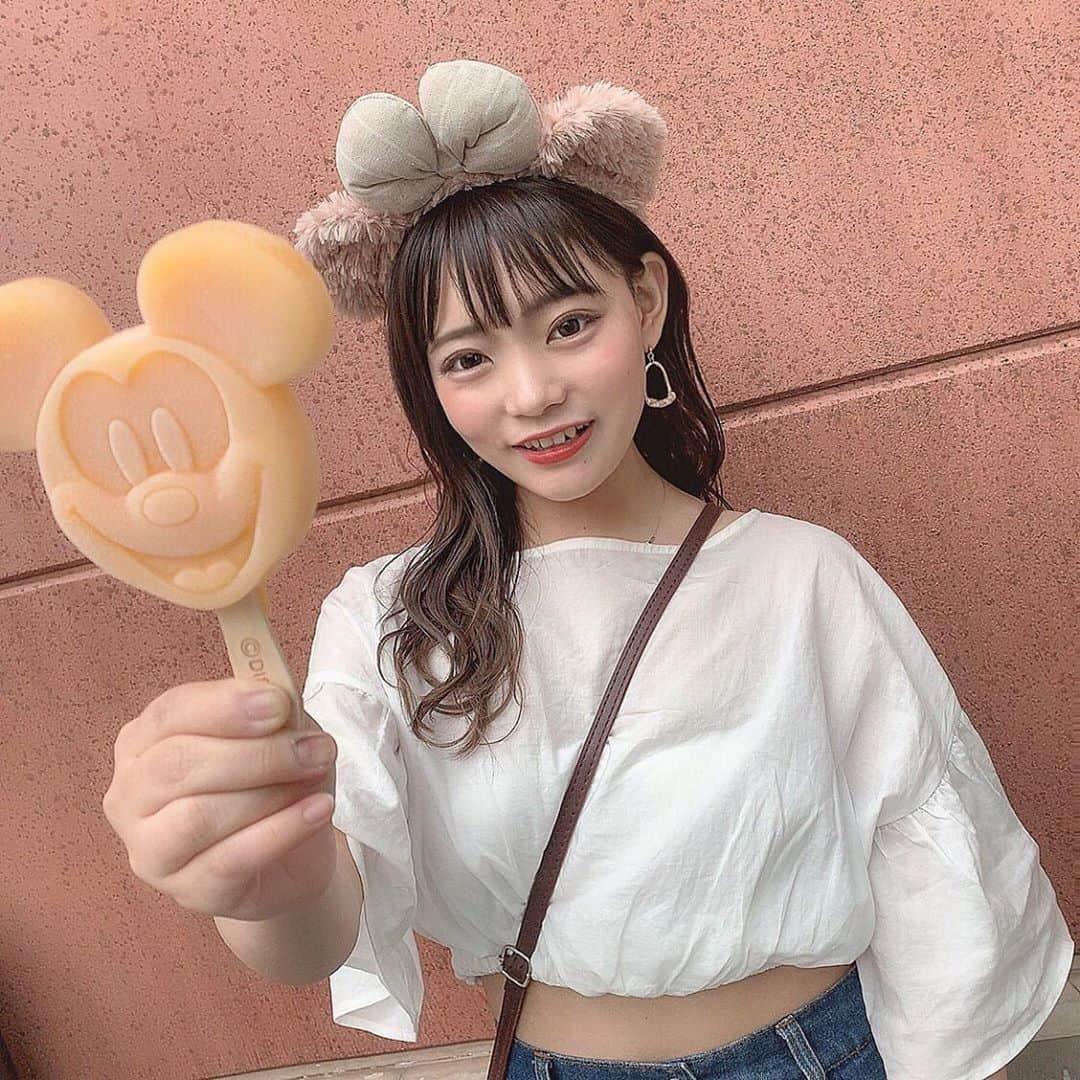 美女美容事情さんのインスタグラム写真 - (美女美容事情Instagram)「《🍨ミッキーアイス🍨》⁠⠀ *⁠⠀ リポストを使って、素敵な写真📷✨を投稿されてる方を紹介させて頂く⠀⠀⠀⁠⠀ 【💄美女美容事情💅】のコーナーです✨⁠⠀ *⠀⠀⠀⠀⠀⠀⁠⠀ いいねやコメント、フォローして応援してね❤︎🥰🎶⁣⁠⠀ *⠀⠀⠀⠀⠀⠀⁠⠀ 今回ご紹介させて頂きますのは❤︎⁠⠀ YuiNaさん< @y_i_n35 >の素敵なお写真📸⁠⠀ *⁠⠀ ⁠ディズニーランドにいったさいのYuiNaさん❣️⠀ 楽しそうー😁✨⠀ *⠀⁠⠀ YuiNaさんのアカウントには他にも素晴らしい投稿が沢山ありますので是非覗いてみてくださいね💁‍♀️💙⁠⠀ *⠀⁠⠀ YuiNaさん< @y_i_n35 >⠀ 素敵な投稿ありがとうございました☺️📸✨⠀⠀⠀⠀⠀⠀⠀⁠⠀ △▼△▼△▼△▼△▼△▼△▼△▼△▼⠀⠀⠀⠀⠀⠀⠀⠀⠀⠀⠀⠀⠀⠀⠀⠀⠀⠀⠀⠀⠀⠀⠀⠀⠀⠀⠀⠀⠀⠀⠀⠀⁠⠀ ❤🧡💛「美女美容事情」💚💙💜⠀⠀⠀⠀⠀⠀⠀⠀⠀⠀⠀⠀⠀⠀⁠⠀ 👇掲載ご希望の方は👇⠀⠀⠀⠀⠀⠀⠀⠀⠀⠀⠀⠀⠀⠀⠀⁠⠀ @b_b_j.jタグ付けと🖤 # ビジョビ⠀🖤⠀⠀⠀⠀⠀⠀⠀⠀⠀⠀⠀⠀⠀⠀⁠⠀ をタグ付けお願いします✨⠀⠀⠀⠀⠀⠀⠀⠀⠀⠀⠀⠀⠀⠀⠀⁠⠀ ――――――――――――――――⠀⠀⠀⠀⠀⠀⠀⠀⠀⠀⠀⠀⠀⠀⠀⠀⠀⠀⠀⠀⠀⠀⁠⠀ ～姉妹アカウントのご紹介～⠀⠀⠀⠀⠀⠀⠀⠀⠀⠀⠀⠀⠀⠀⠀⠀⠀⠀⠀⠀⠀⠀⠀⠀⠀⠀⁠⠀ ◇美容情報を紹介している«美女美容事情～Beauty～»⠀⠀⠀⠀⠀⠀⠀⠀⠀⠀⠀⠀⠀⠀⠀⠀⠀⠀⠀⠀⠀⠀⠀⠀⠀⁠⠀ ( @b_b_j.j_b )⠀⠀⠀⠀⠀⠀⠀⠀⠀⠀⠀⠀⠀⠀⠀⠀⠀⠀⠀⠀⠀⠀⠀⠀⠀⠀⁠⠀ ◇美しい旅スポット紹介をしている«美 spot»⠀⠀⠀⠀⠀⠀⠀⠀⠀⠀⠀⠀⠀⠀⠀⠀⠀⠀⠀⠀⠀⠀⠀⠀⁠⠀ ( @b__spo )⠀⁠⠀ ⁠⠀ ◇ビジョビがお届けするセレクトショップ«bi select»⁠⠀ ( @bi_select )⁠⠀ ⠀⠀⠀⠀⠀⠀⠀⠀⠀⠀⠀⠀⠀⠀⠀⠀⠀⠀⠀⠀⁠⠀ よかったらこちらも覗いてみてね✨⁠⠀ ――――――――――――――――⠀⠀⁠⠀ @b_b_j.j⠀⠀ #ディズニー #東京ディズニーランド #tdl ⠀⠀⠀ #ディズニー好き #ディズニー大好き⠀⠀ #東京ディズニー ⠀⠀⠀⠀ #ミニーちゃん #ディズニー好きと繋がりたい ⠀ #disneyseatokyo #disneyland ⠀⠀⠀ #naturalbeauty #tokyodisneyland35th」8月13日 12時05分 - b_b_j.j