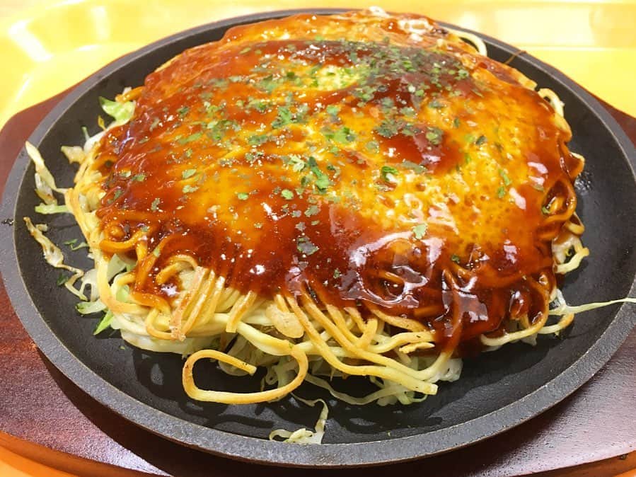 LECT レクトさんのインスタグラム写真 - (LECT レクトInstagram)「広島県人にとって、お好み焼きは普段から定期的に食べたくなるものですが、久々に帰省されている皆様は尚更のことかと思います。LECTのフードコートにある「貴家。」は、地蔵通りに本店を構える、麺パリ系のお好み焼き屋さんです。 #lect #レクト #貴家 #お好み焼き #広島風お好み焼き #広島グルメ #広島観光 #夏休み #帰省 #お盆 #日本の夏 #広島市」8月13日 12時07分 - lect_hiroshima