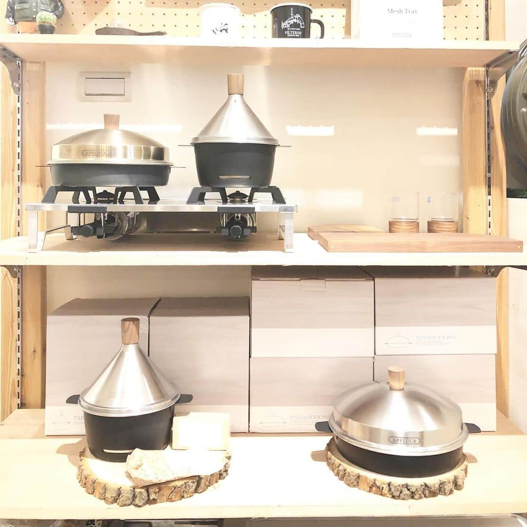 UchiCookのインスタグラム：「Our Tabletop Smoker and Pizza Oven Pot are nicely on display at @handslide in Taipei, Taiwan🇹🇼! ⠀ ⠀ If you like outdoor activities such as camping and hiking, you will love this store with bunch of unique and high-quality outdoor products😆👍⠀ ⠀ ➡️Shop the smoker and pizza oven at www.uchicook.com ⠀ • ⠀ • ⠀ • ⠀ #uchicook #apeluca #taiwan #taipei #madeinjapan #tabletopsmoker #pizzaovenpot #outdoorproducts #design #productdesign #japanesecooking #kitchenware #healthylifestyle #healthylife #cooking #lifestyle #outdoortools #kitchendesign #healthyeating #outdoorshop #handslide #smoker #pizzaoven #lifestyleshop #outdoorcooking ⠀」