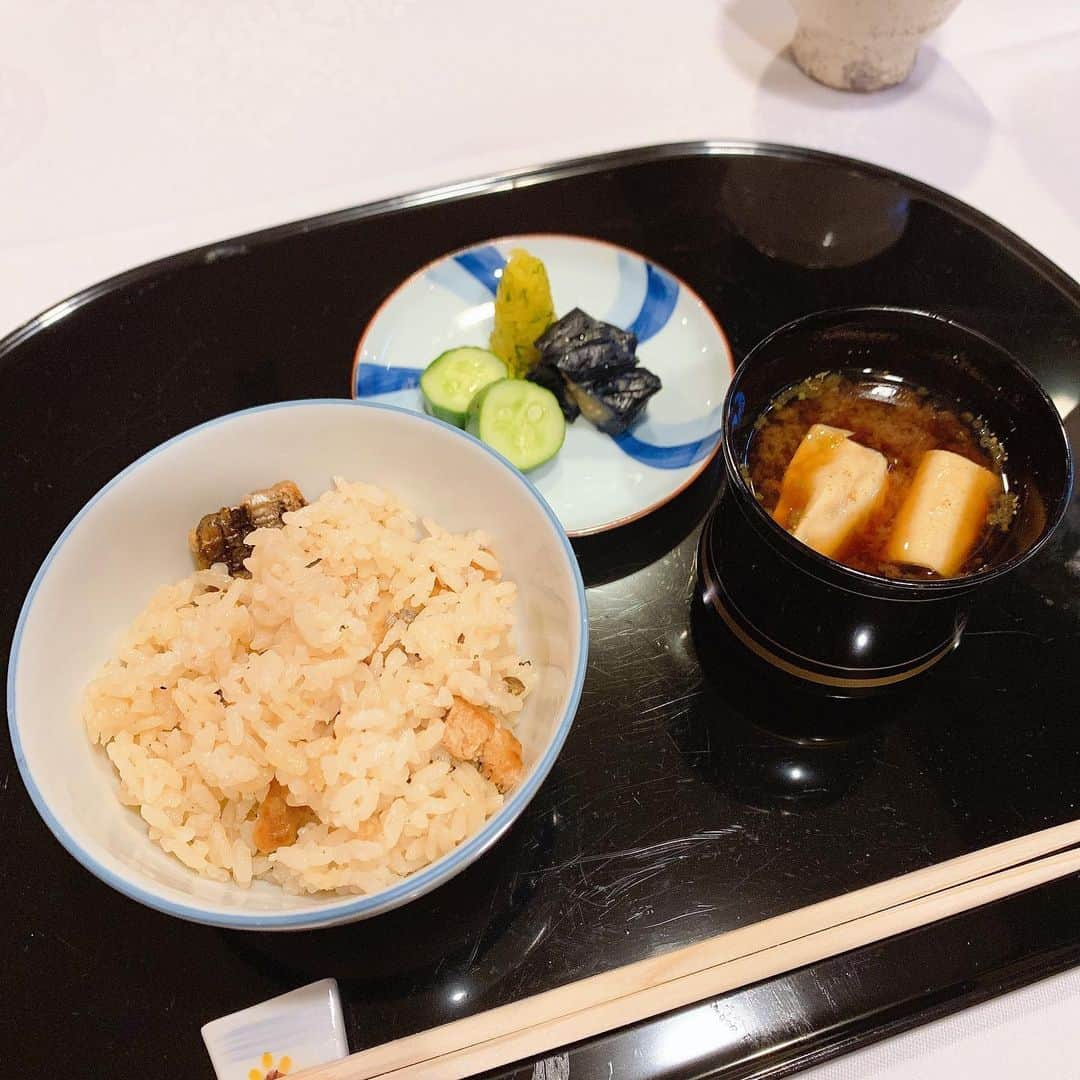 さわいえりさんのインスタグラム写真 - (さわいえりInstagram)「大〜っ好きな手桶弁当  手桶弁当懐石💕 手桶の中に、丁寧に味付けされたお料理が入っていて、 どれも全てめっちゃ美味しいのです☺️ 今の時期は、鱧や鮎など旬なお魚も美味しい💓  桶に入ったお料理って、面白いでしょ✨笑 ・ ・ ・ ・ ・ ・ ・ ・ ・ ・ #六盛#手桶弁当#手桶#手桶弁当懐石#懐石#ディナー#ランチ#グルメ#食べログ#食べスタグラム#たべすたぐらむ#京都#京都観光#金屏風#グルメ好きな人と繋がりたい#グルメ女子#グルメ巡り#京料理#京都ごはん」8月13日 12時32分 - beauty_eri7