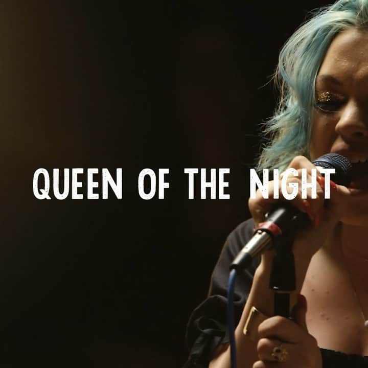 HEY VIOLETのインスタグラム：「queen of the night. live. for ur ears. for ur friends’ ears. swipe the story, babez」