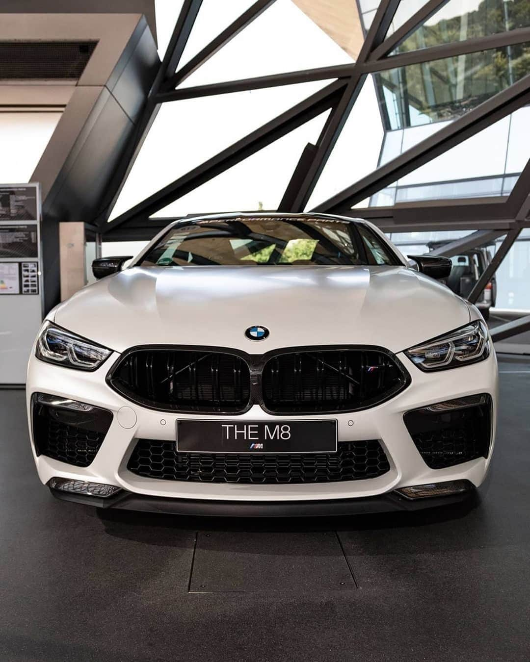 CARLiFESTYLEさんのインスタグラム写真 - (CARLiFESTYLEInstagram)「The BMW M8 Competition in white! 👍🏼or👎🏼? Photo by @bmwm @bmwwelt #carlifestyle #BMW #M8」8月13日 13時12分 - carlifestyle