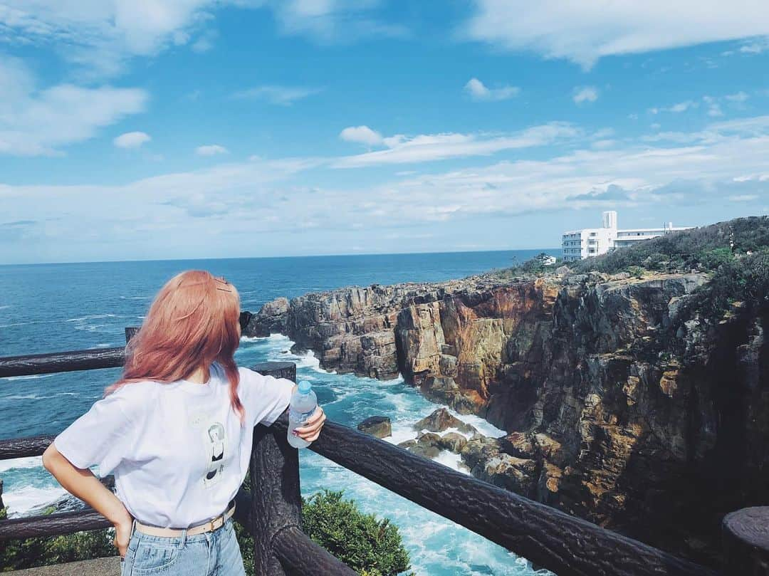 吉澤友貴さんのインスタグラム写真 - (吉澤友貴Instagram)「和歌山の世界遺産巡り💖 三段壁🌊 三段壁洞窟もすごいよかった😭❤️」8月13日 13時07分 - yuki_yoshizawa_