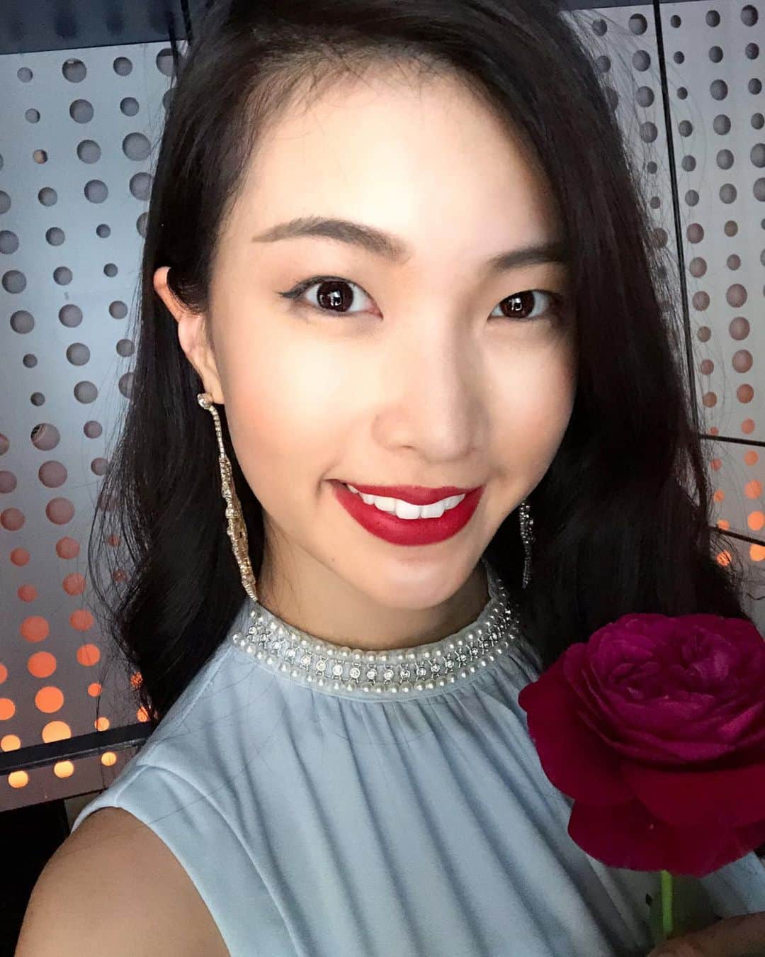 のインスタグラム：「【ご報告】 English below  皆さんいつも投稿を見て下さり、ありがとうございます！ 今日はご報告があります＾＾ この度私、工藤沙織は2019 MISS EUROPE CONTINENTAL TOKYOとして 11月にイタリア・ナポリで開催される世界大会に出場いたします。  2年前のミスユニバース日本大会以来、ミスコンテストに自分が出場すると決断する日が 来るなんて正直思ってもみませんでした。  でもナポリの世界大会事務局からのオファーをいただき、 「私がずっと見たかったのは世界だ。」そう気づき 今回の決断に至りました。  今回の私のテーマは「柔らかく、全てを包み込む明るさを持つ」★ 3カ月しっかり準備しようと思います。  引き続き皆さんには応援いただけたらとても嬉しいです。どうぞよろしくお願いします>^_^< . . . ＝＝＝＝＝＝＝＝＝＝＝＝＝＝＝＝＝＝＝＝＝＝＝＝＝Thank you for supporting  me all the time♥ . . Today I have BIG announcement :) .  I have been elected representative  for  2019 MISS EUROPE CONTINENTAL TOKYO and I'm going to participate in World Competition on this November in Naples, Italy.  I never thought of trying beauty pagent  again.  But when the executive office of  MISS EUROPE CONTINENTAL offered me to appear on the stage,  I noticed that I wanted to see the WORLD :) So I decided to join this pagent.  I’ll do my best with kindness and thoughtfulness♥♥♥ . Big thanks @silviaparascandolowork for giving me a such a great opportunity🌟🌟 . . #misseuropecontinentalofficial  #misseuropecontinental2019 #beautypagent #ミスコン #最後の挑戦 #ミスヨーロピアンコンチネンタル #ナポリ #イタリア #チャレンジ #楽しみ #japanesemodel #asianmodel  #175cm  #高身長女子 #埼玉 #大宮 出身 #モデル #挑戦 #わくわく  #タレント #司会 #自己肯定感」