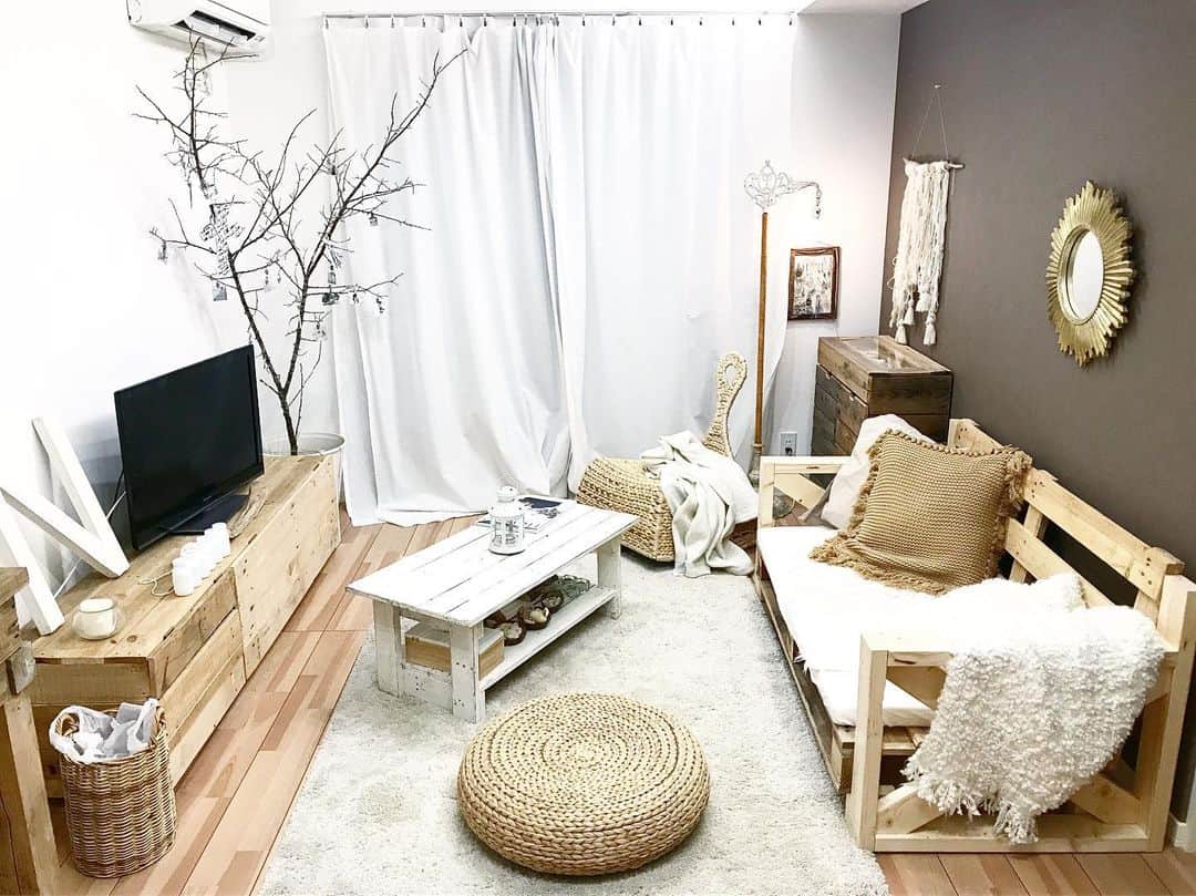 Jura Furnitureのインスタグラム