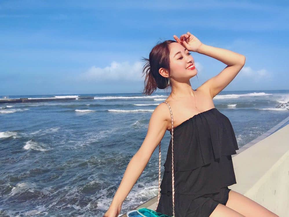 のインスタグラム：「🌺🌴🌺🌴🌺. * …summervacation💓❤️. 今年の夏休みは近場で…🌈. * #idol #follow #me #l4l #travel #trip #travelphotography #travelgram #japan #asiangirls #sea #beach #summer #summervacation #좋아요 #소통 #팔로우 #팔로미 #인친환 #오오티디 #여행스타그램 #グラビア #アイドル #恵比寿マスカッツ #松本ゆん」